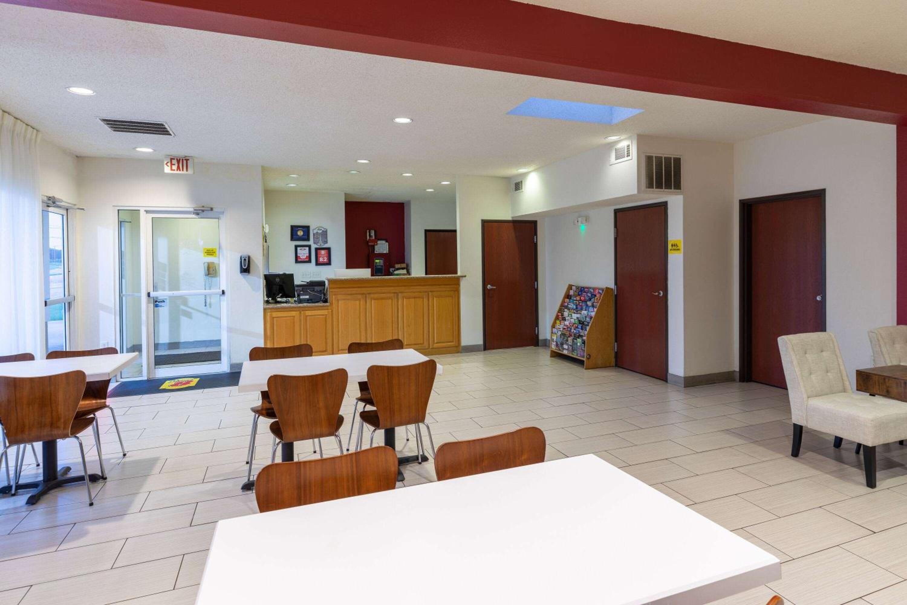 Dallas / Fort Worth Vacations - Super 8 by Wyndham Garland Rowlett East Dallas Area - Property Image 5