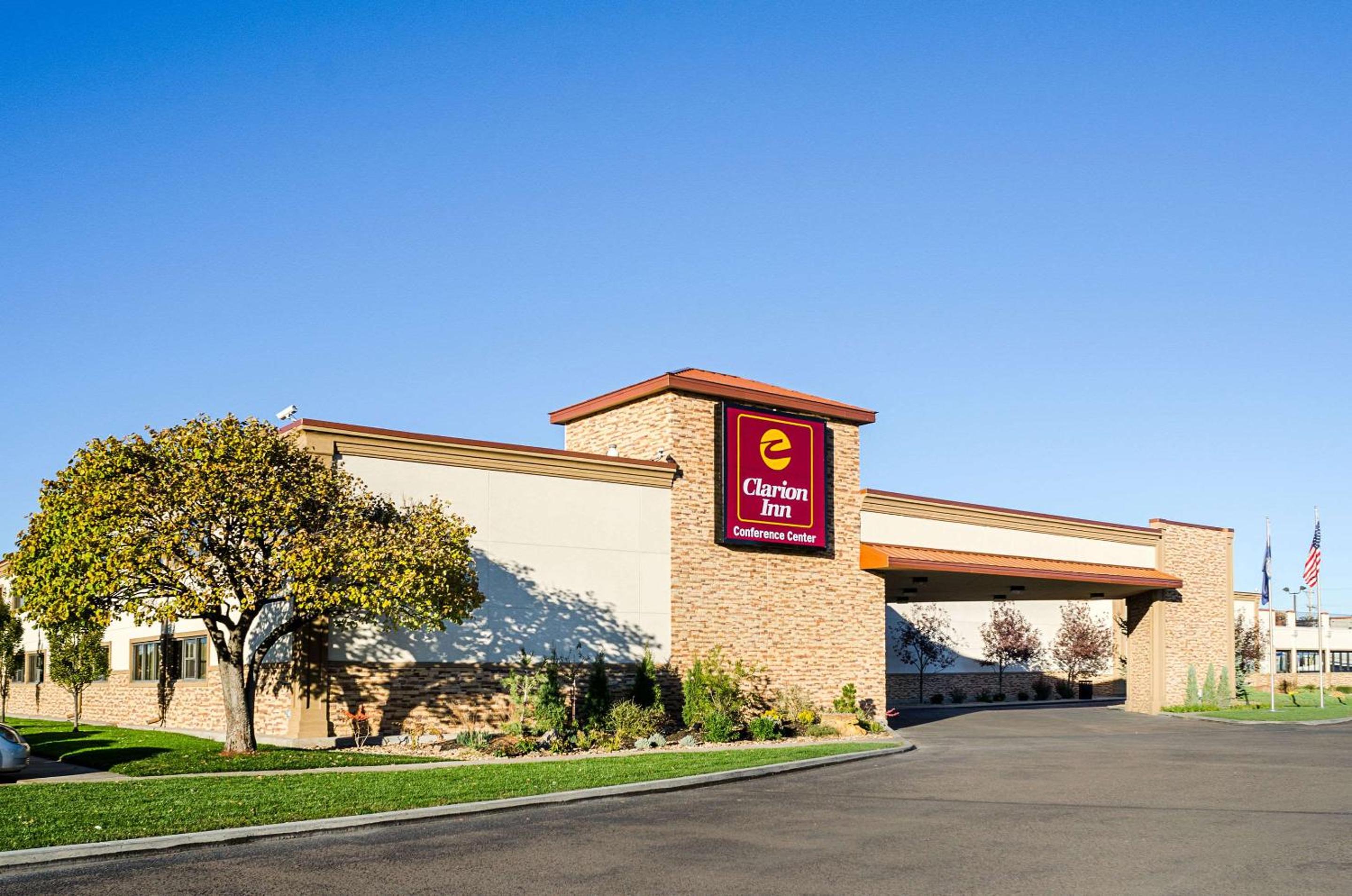 Garden City Vacations - Clarion Inn - Property Image 1