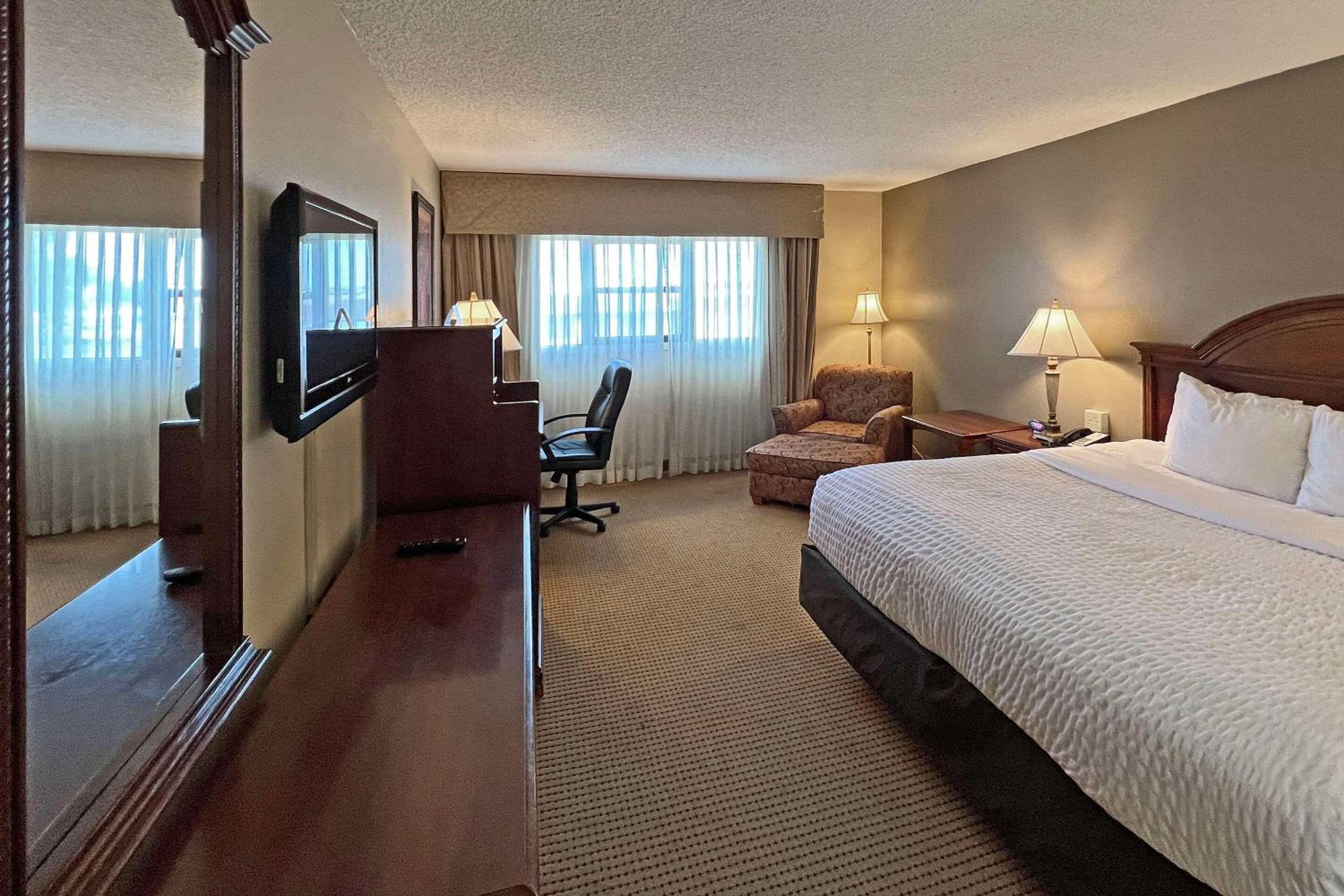 Garden City Vacations - Clarion Inn - Property Image 42