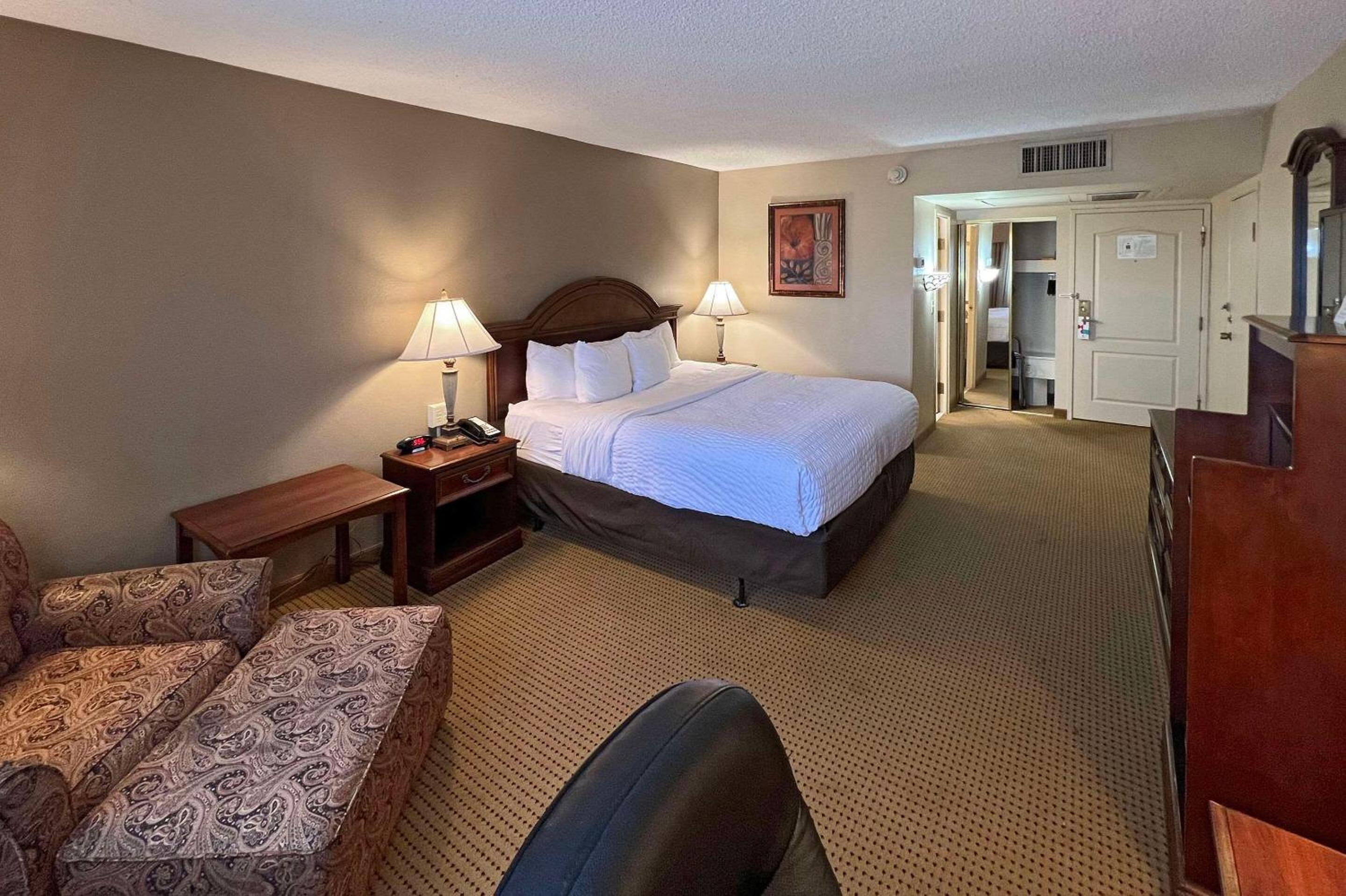 Garden City Vacations - Clarion Inn - Property Image 43