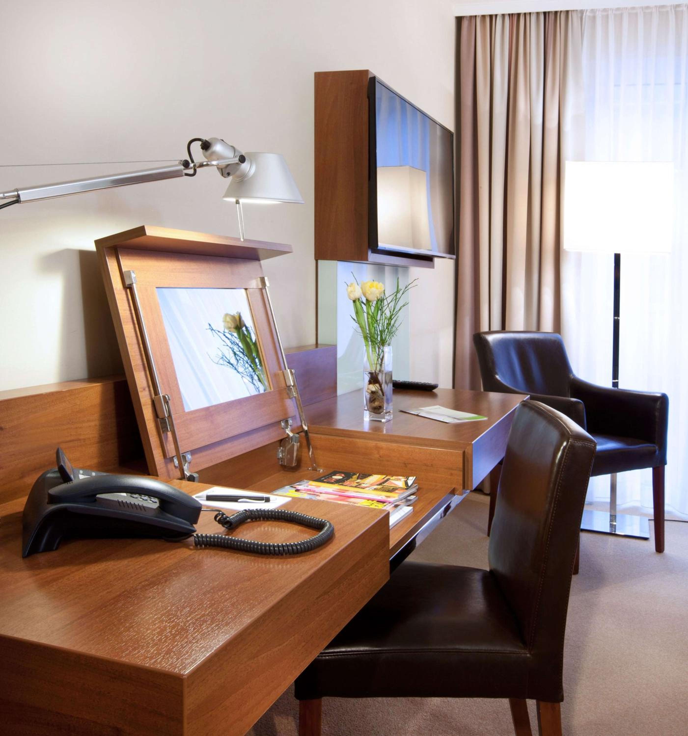 Hamburg Vacations - Lindner Hotel Hamburg am Michel, part of JdV by Hyatt - Property Image 12