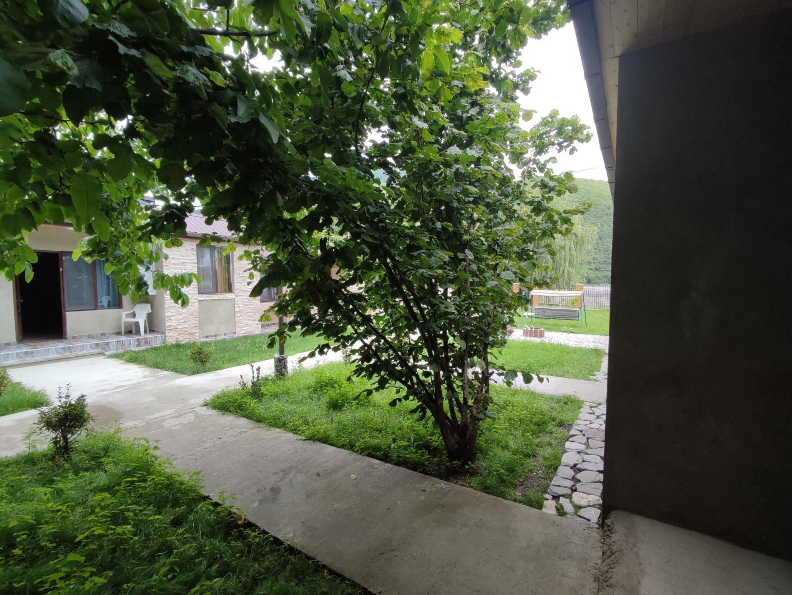 Ananuri Cottages