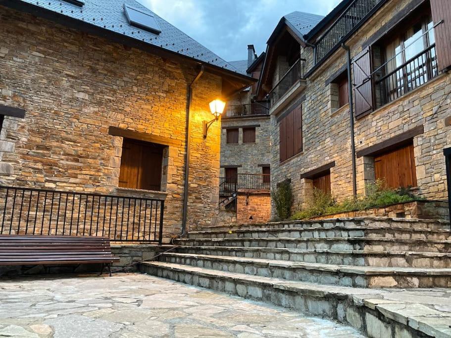 Elegante apartamento en Escarrilla con vistas al valle