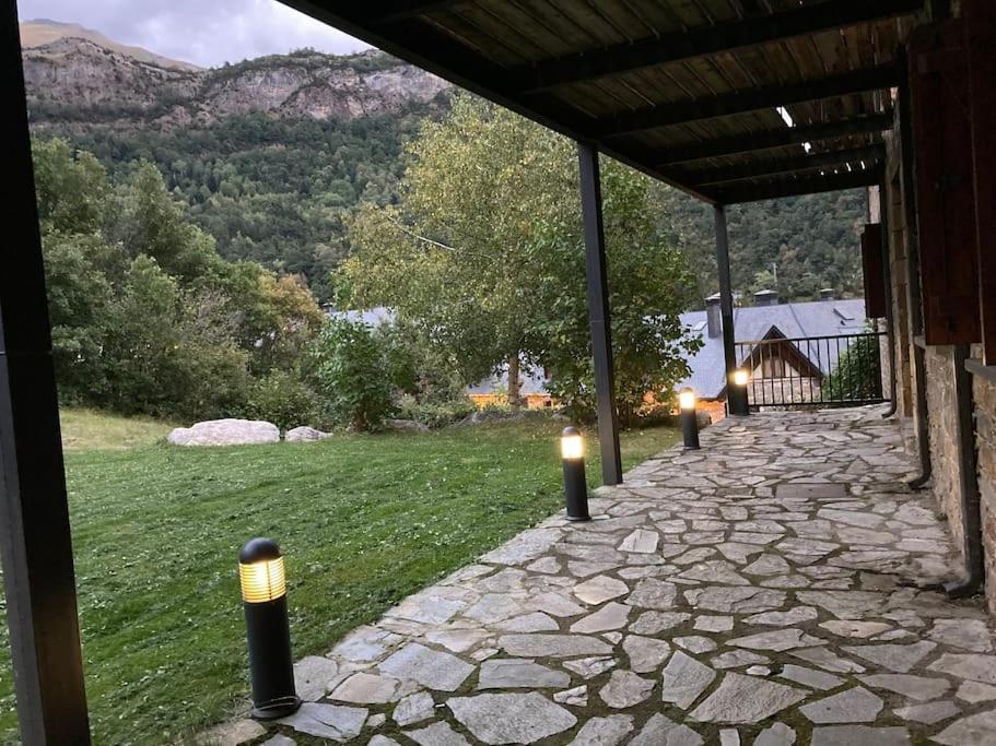 Elegante apartamento en Escarrilla con vistas al valle