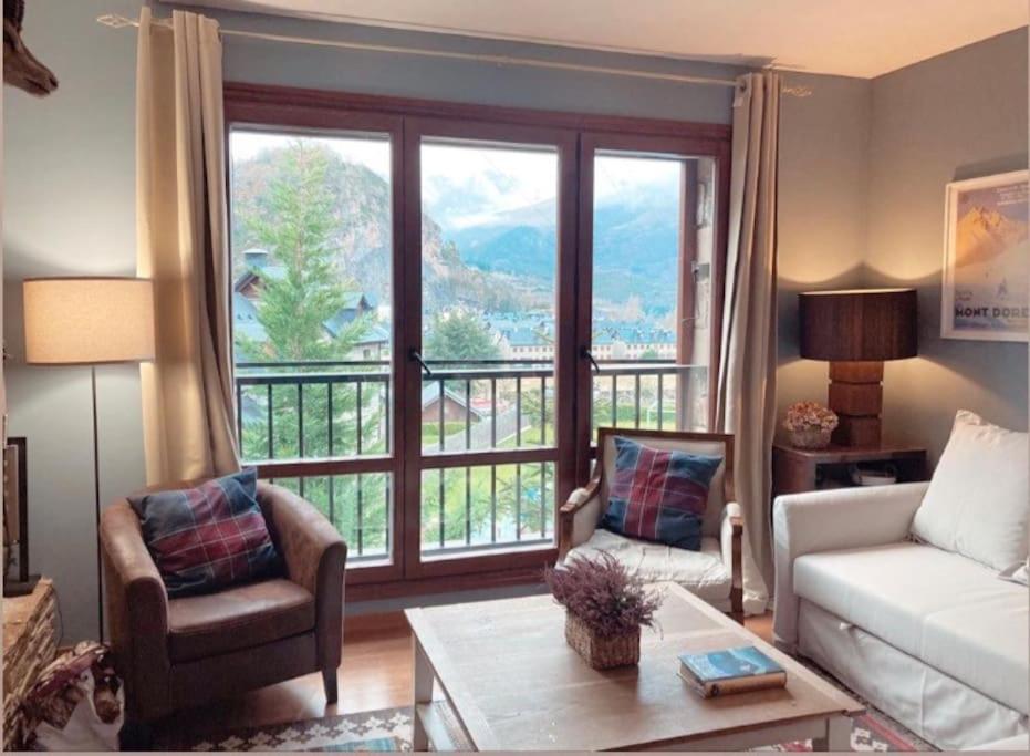 Elegante apartamento en Escarrilla con vistas al valle