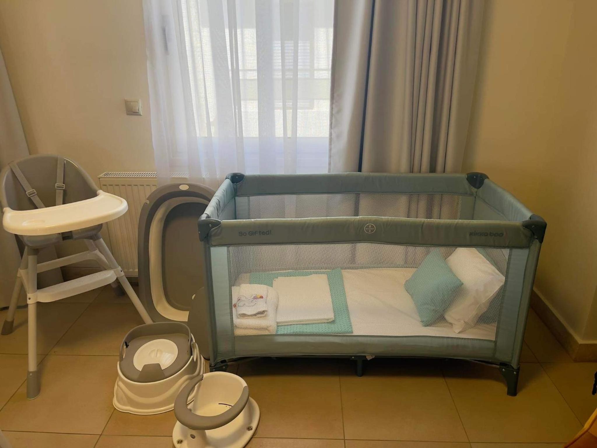 Luxury Town Center Suite, Β1