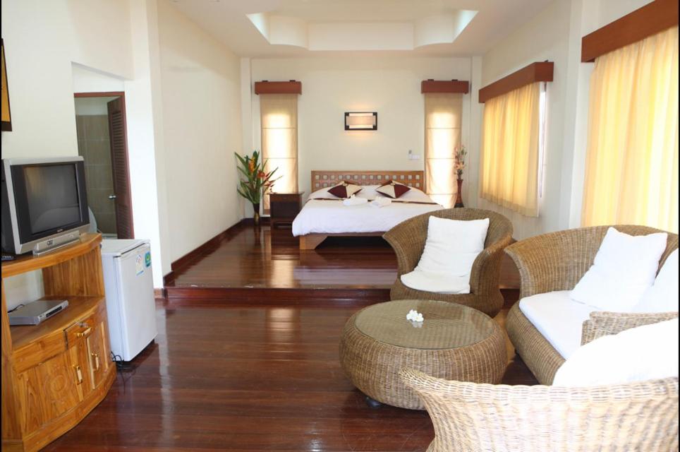 Phangka Paradise Resort