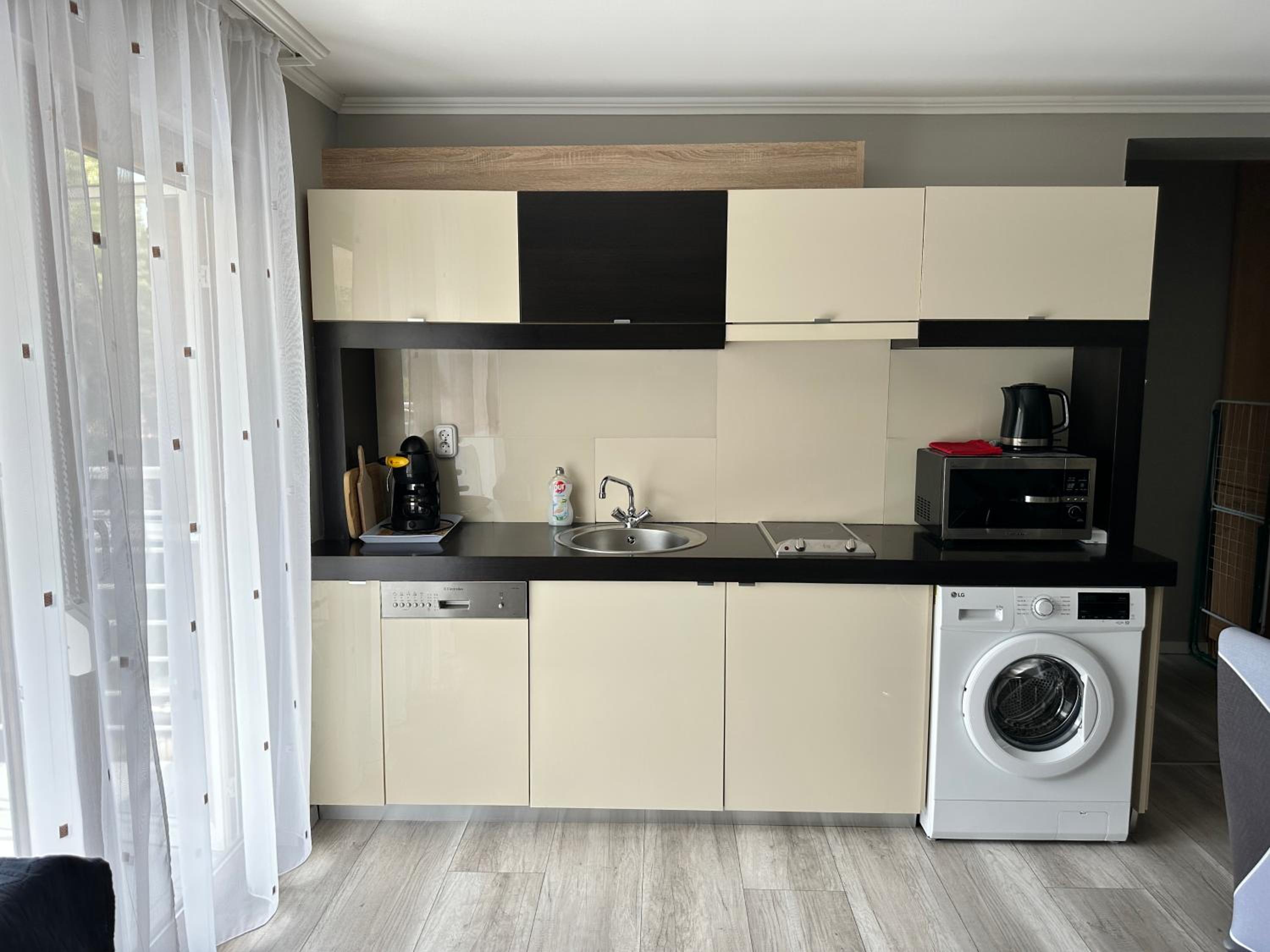 Dorina Wellness Apartman view 4