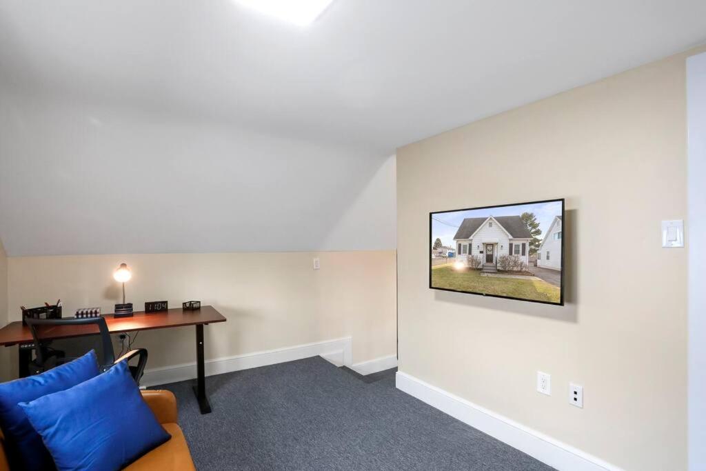 Patty's Place - Private and Convenient EV-Friendly Apartment near Downtown