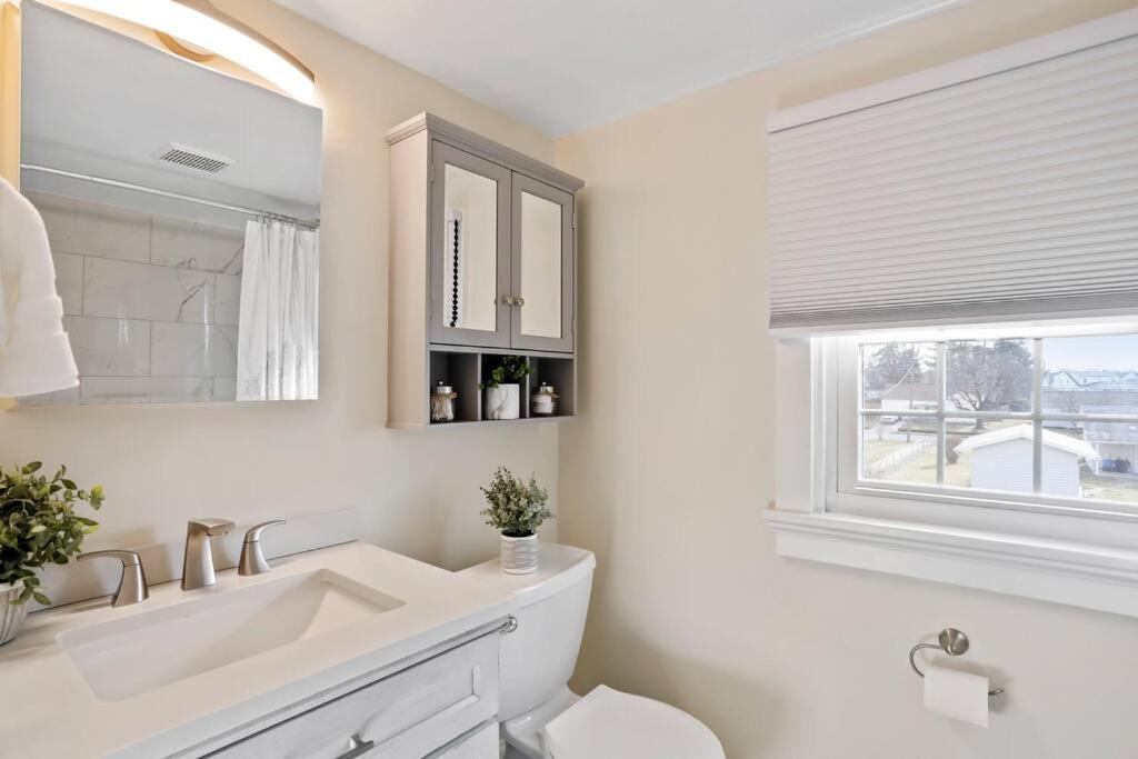 Patty's Place - Private and Convenient EV-Friendly Apartment near Downtown