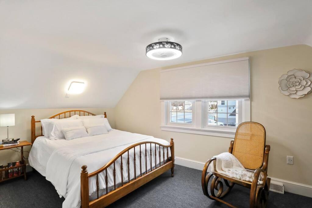Patty's Place - Private and Convenient EV-Friendly Apartment near Downtown