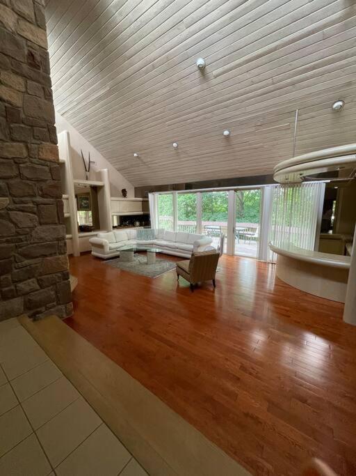 Beautiful House in Livingston (20 miles from NYC) view 4