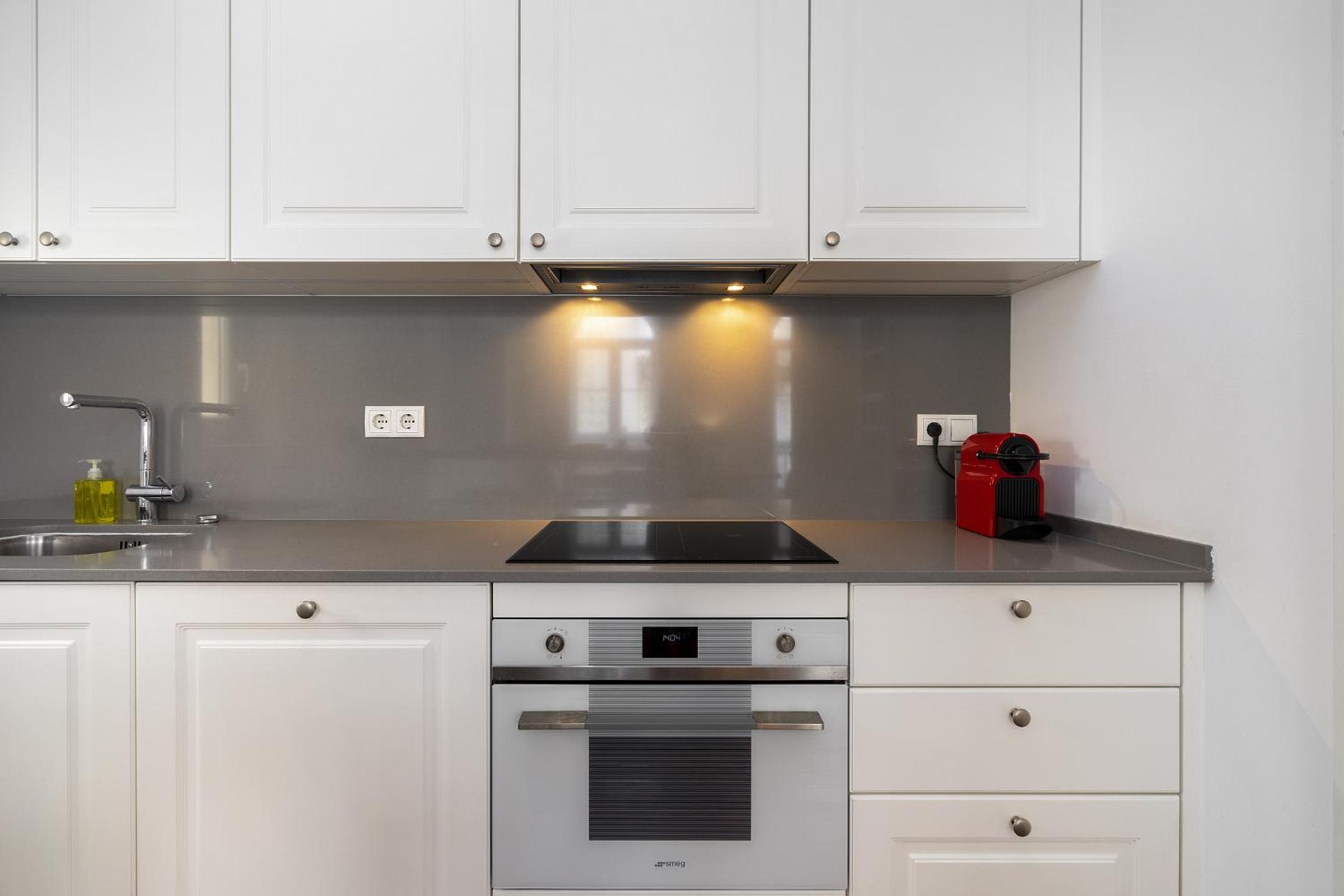 WHome Central 1-Bed w/ River Views great for D Nomads & R Workers view 3