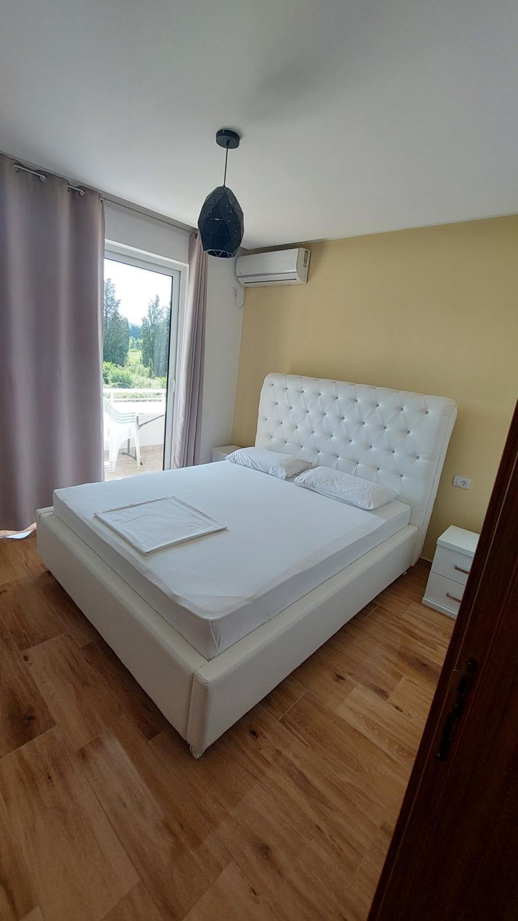 Rinia Apartments