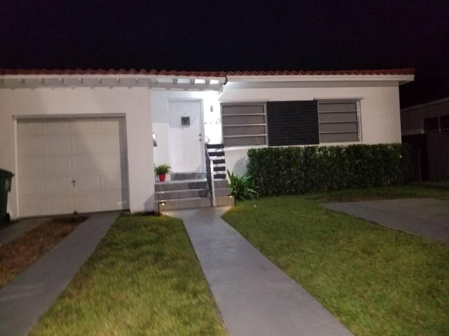 My lovely home in Miami 15 minutes from the Beach