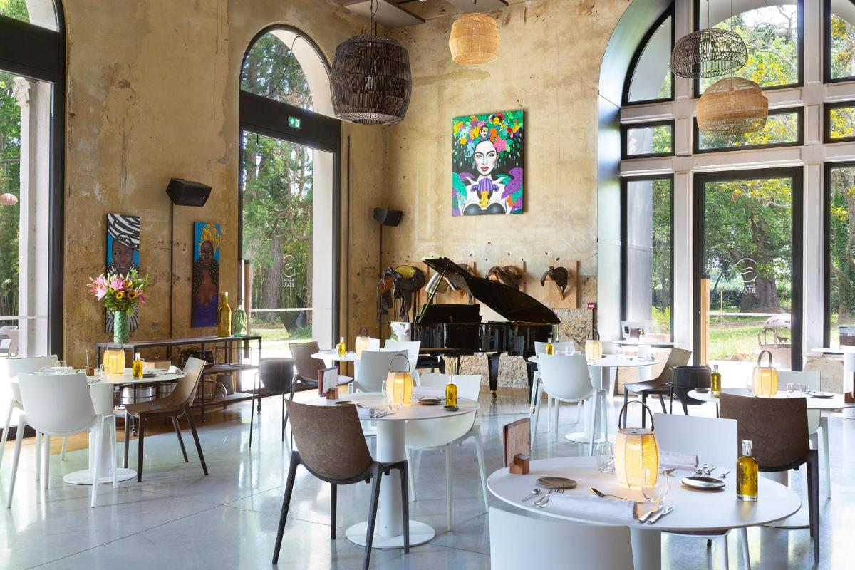 restaurant