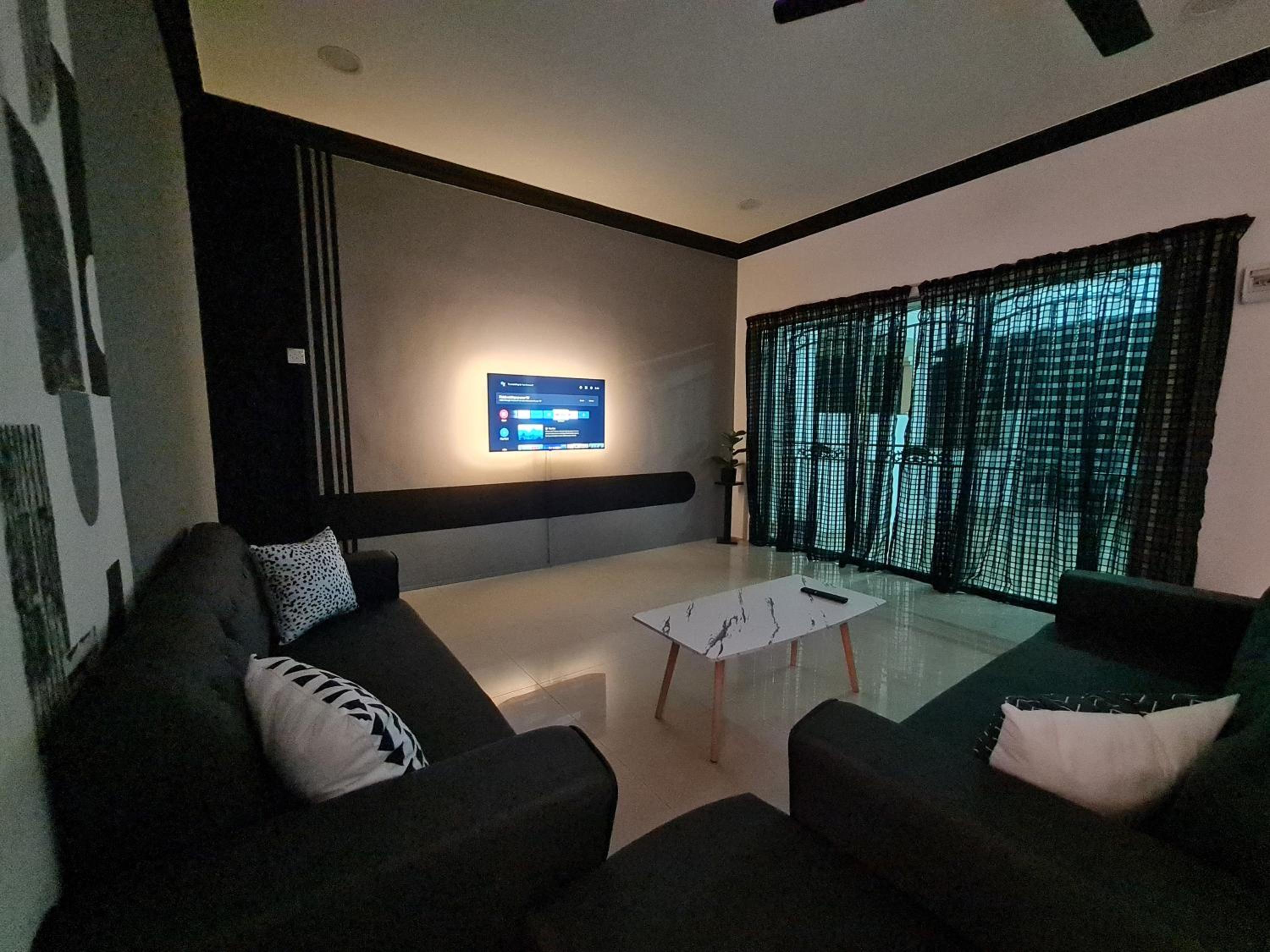Air-home M1 Simpang near Aulong Econsave, 4BR, 10pax, Netflix photo 8