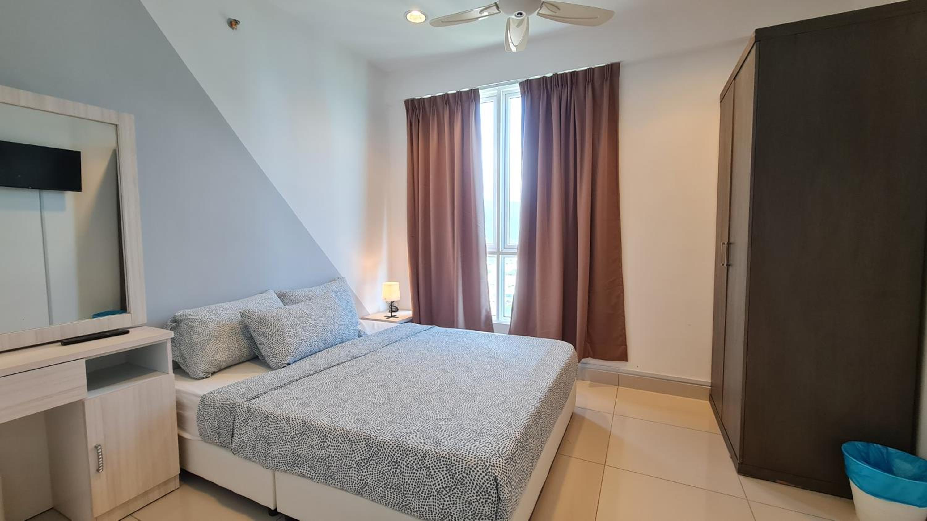 Rooms at Mansion One, Shared Apartment Only photo 4