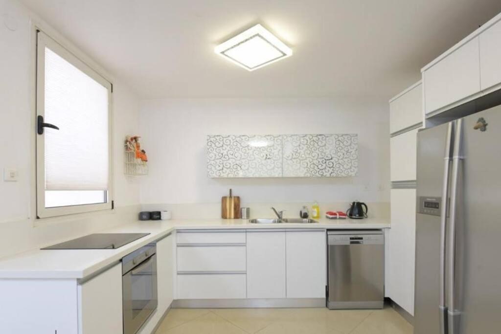Modern 2BR APT Golf Residence view 2