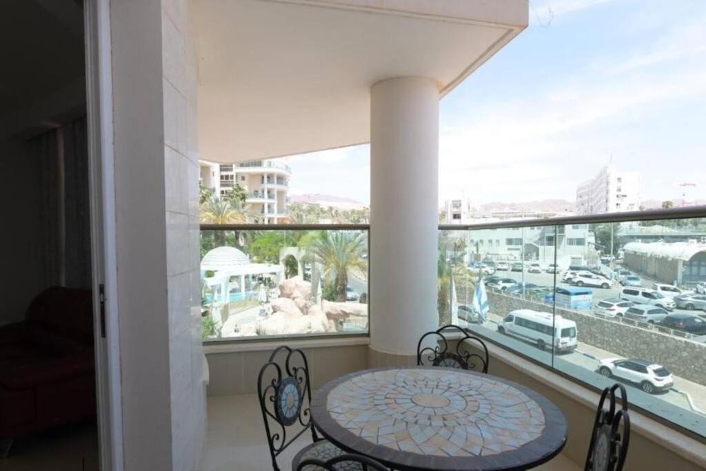 Modern 2BR APT Golf Residence view 3