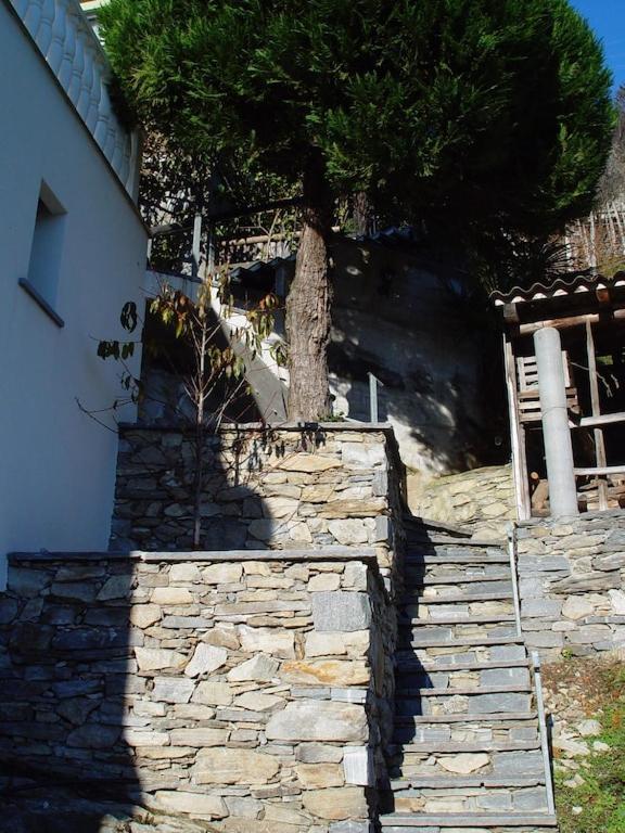 Ferienhaus Patrizia with a fantastic view of Lake Maggiore and the pool