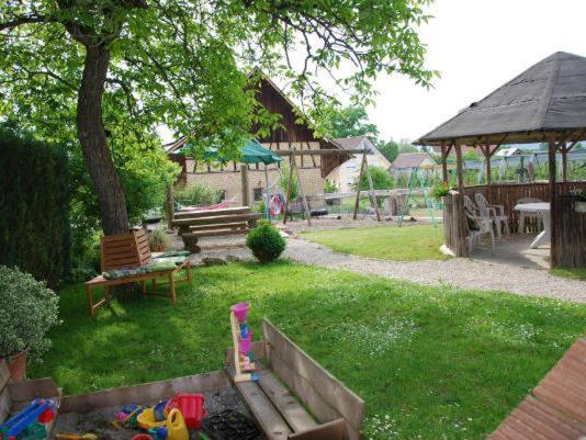 FERIENHOF KATZENMAIER, Bauernhof- und Familienurlaub am BODENSEE, großzügig wohnen, MESSENAH und teils BARRIEREFREI, Spielangebot für drinnen und draußen, 