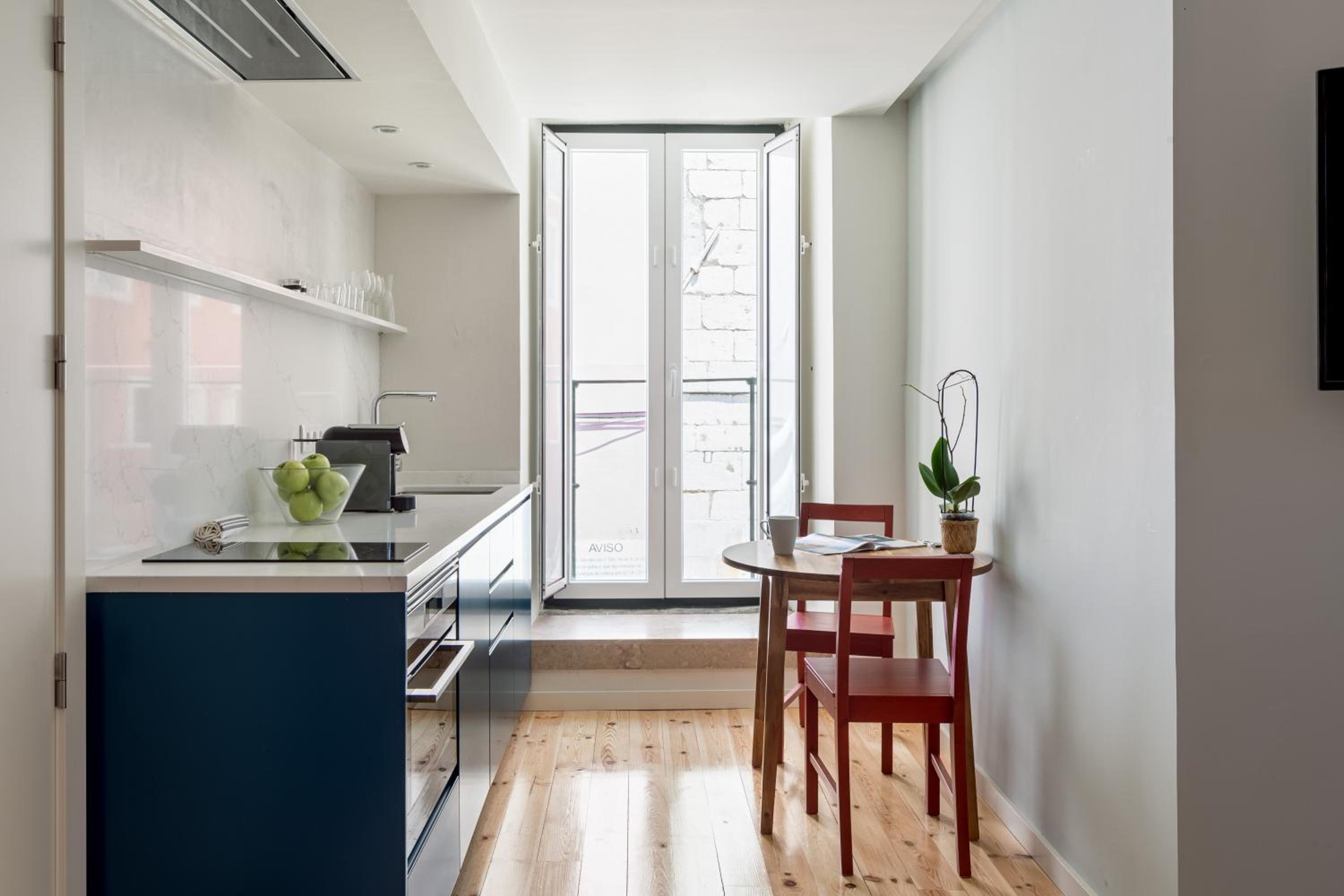 JOIVY Flats next to Rossio Square and main Lisbon attractions