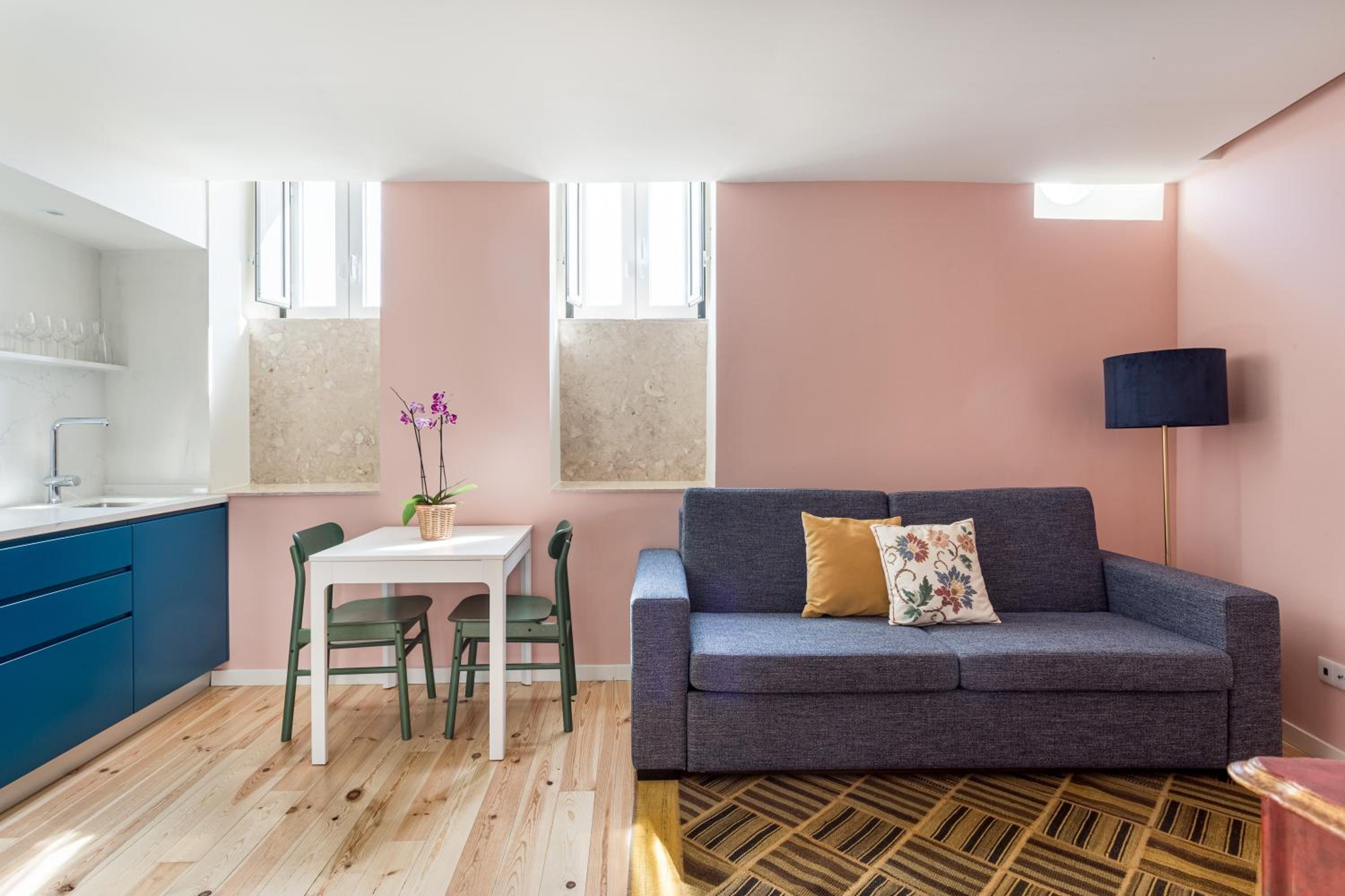 JOIVY Flats next to Rossio Square and main Lisbon attractions