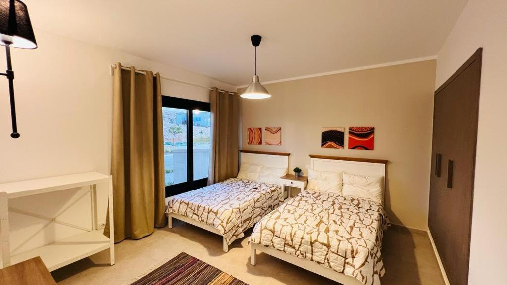 Swan Lake North Coast Luxurious Chalet with Garden