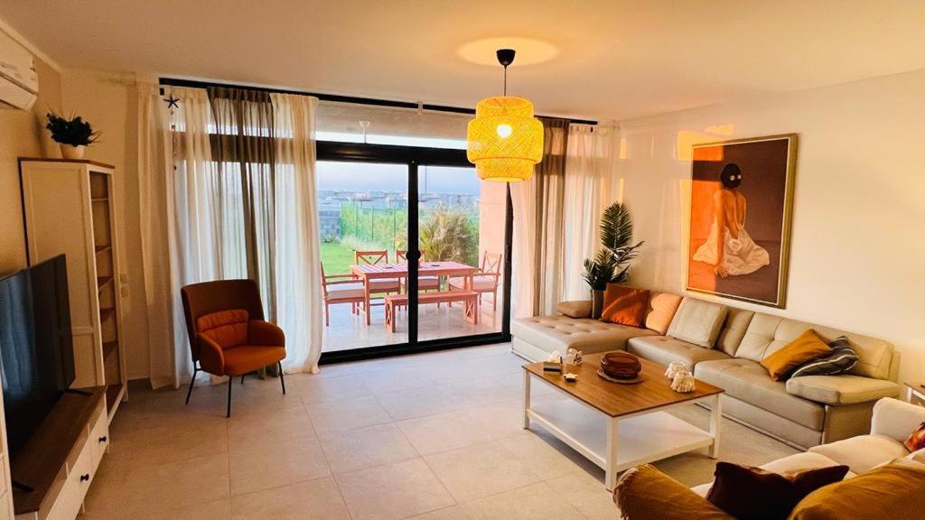 Swan Lake North Coast Luxurious Chalet with Garden