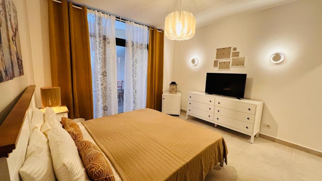 Swan Lake North Coast Luxurious Chalet with Garden