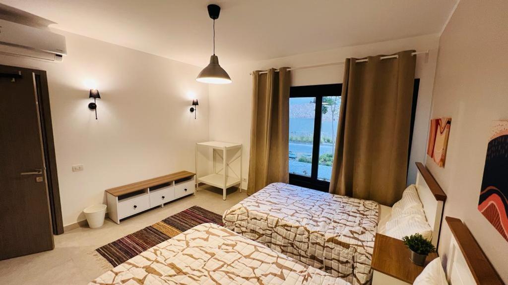 Swan Lake North Coast Luxurious Chalet with Garden