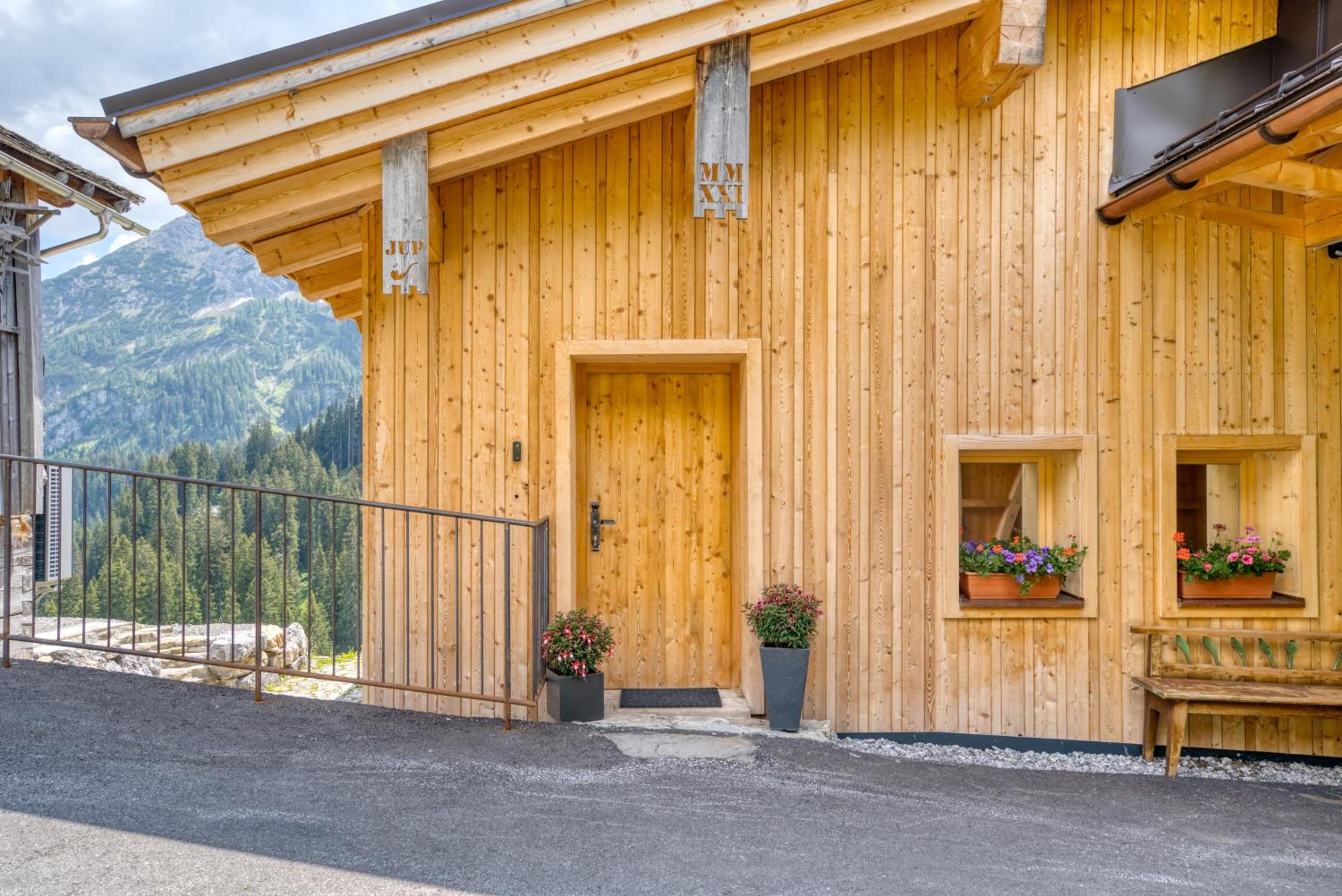 Jup - a luxury boutique chalet