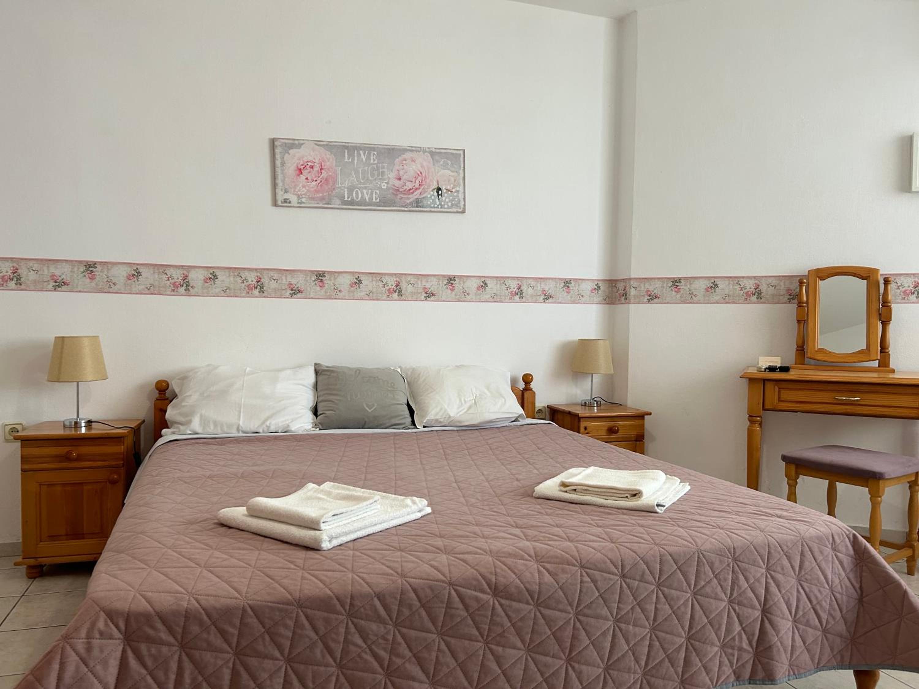 Panorama Chantall-izby,apartmány s výhľadom na more