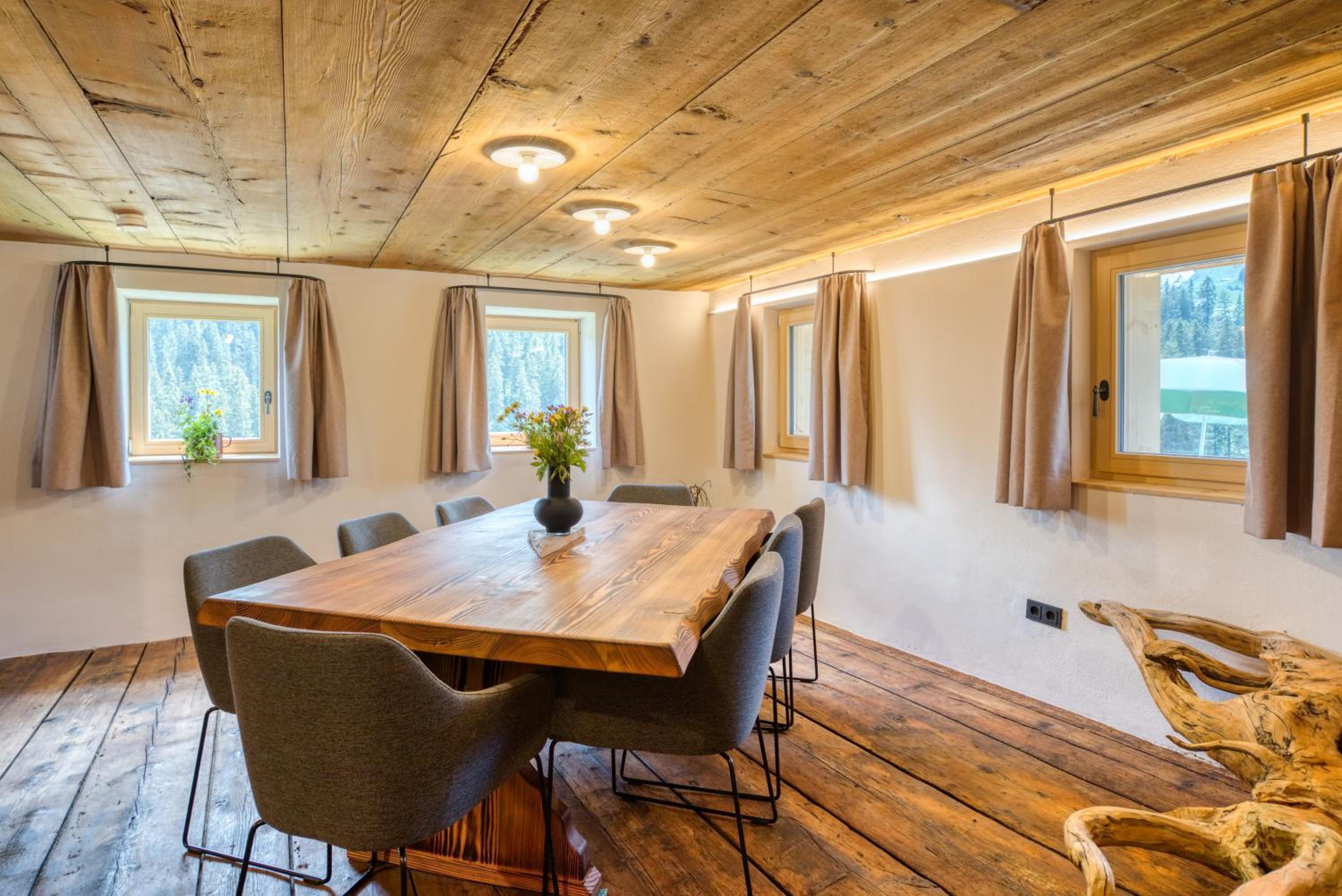 Jup - a luxury boutique chalet