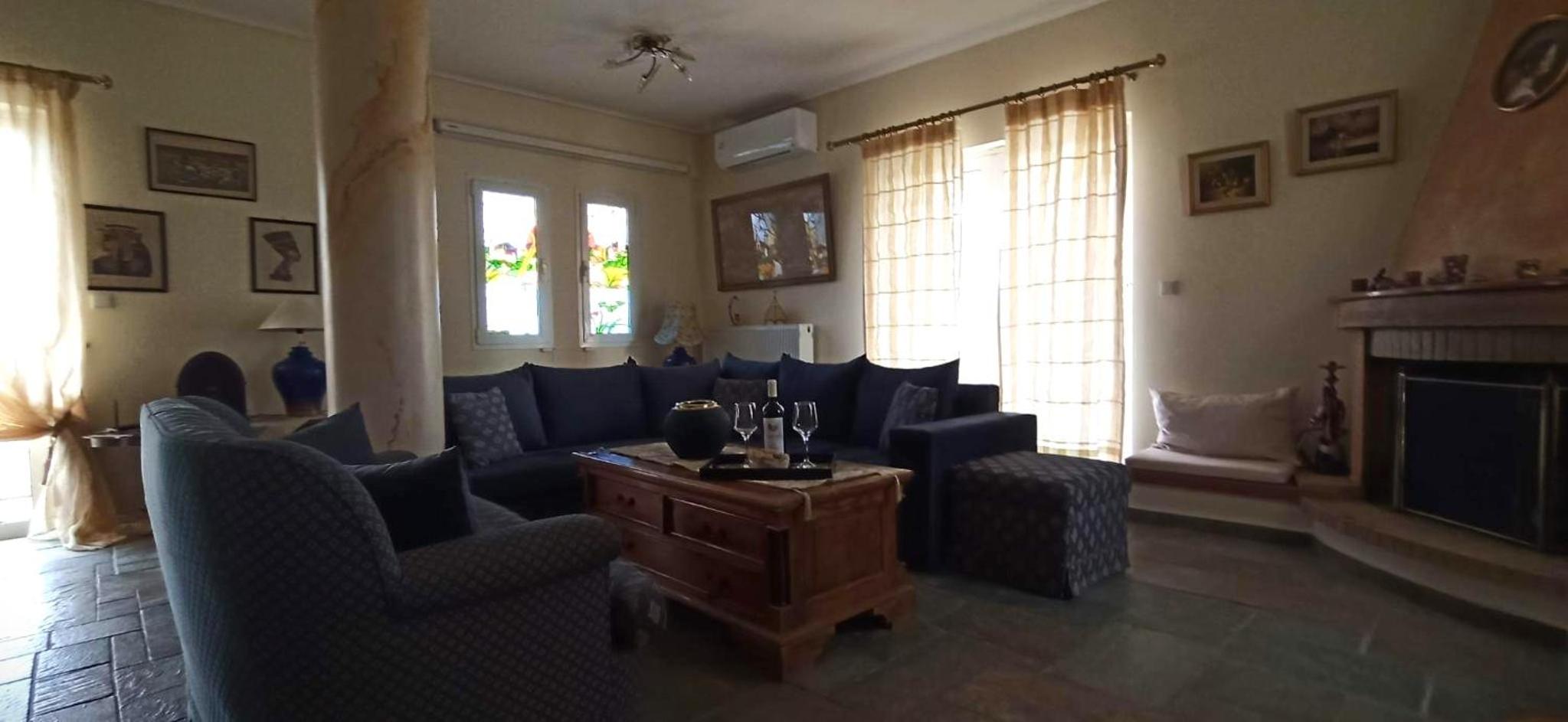 Villa Theonymfi