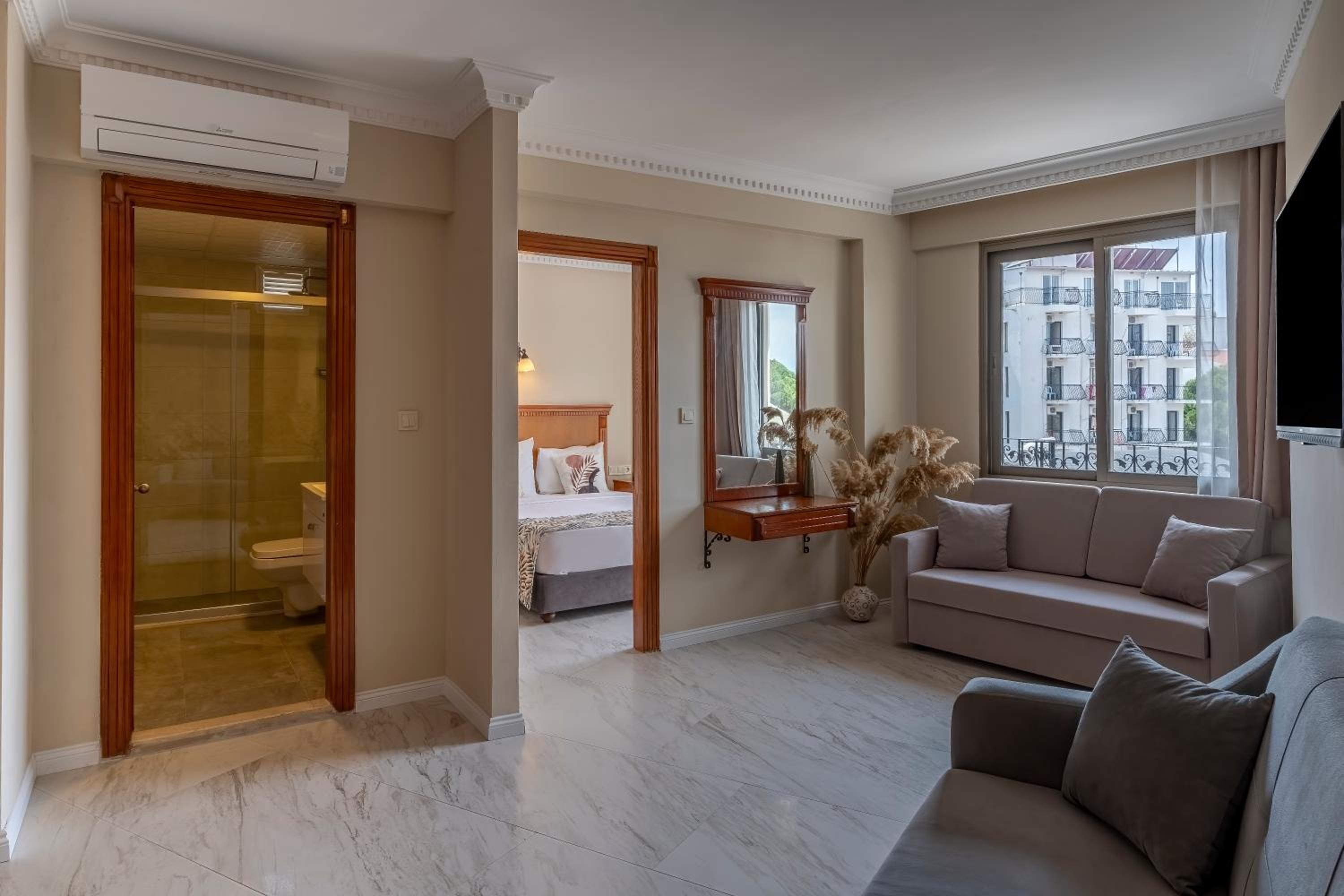 Rosy Suites Hotel - Image 83