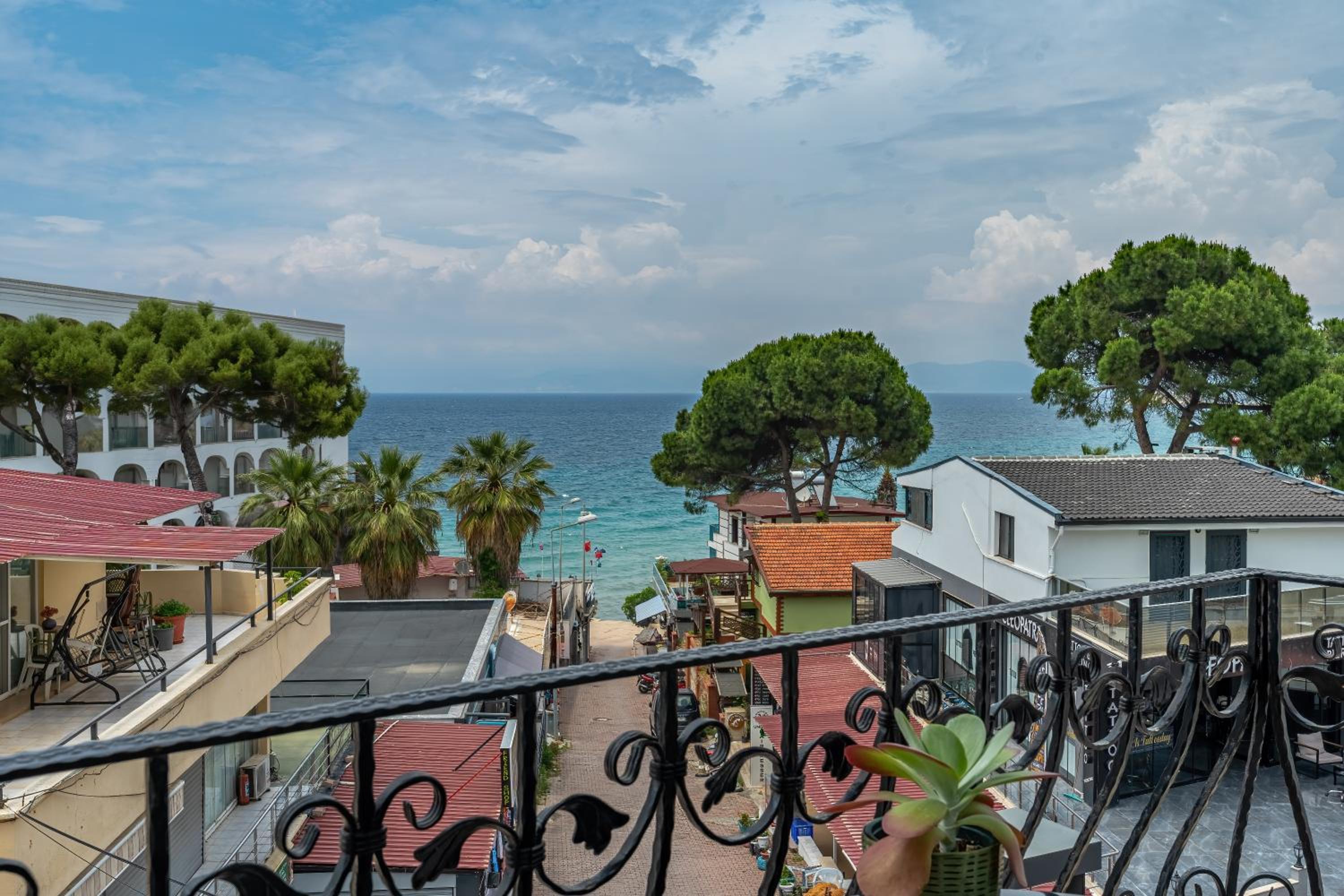Rosy Suites Hotel - Image 73