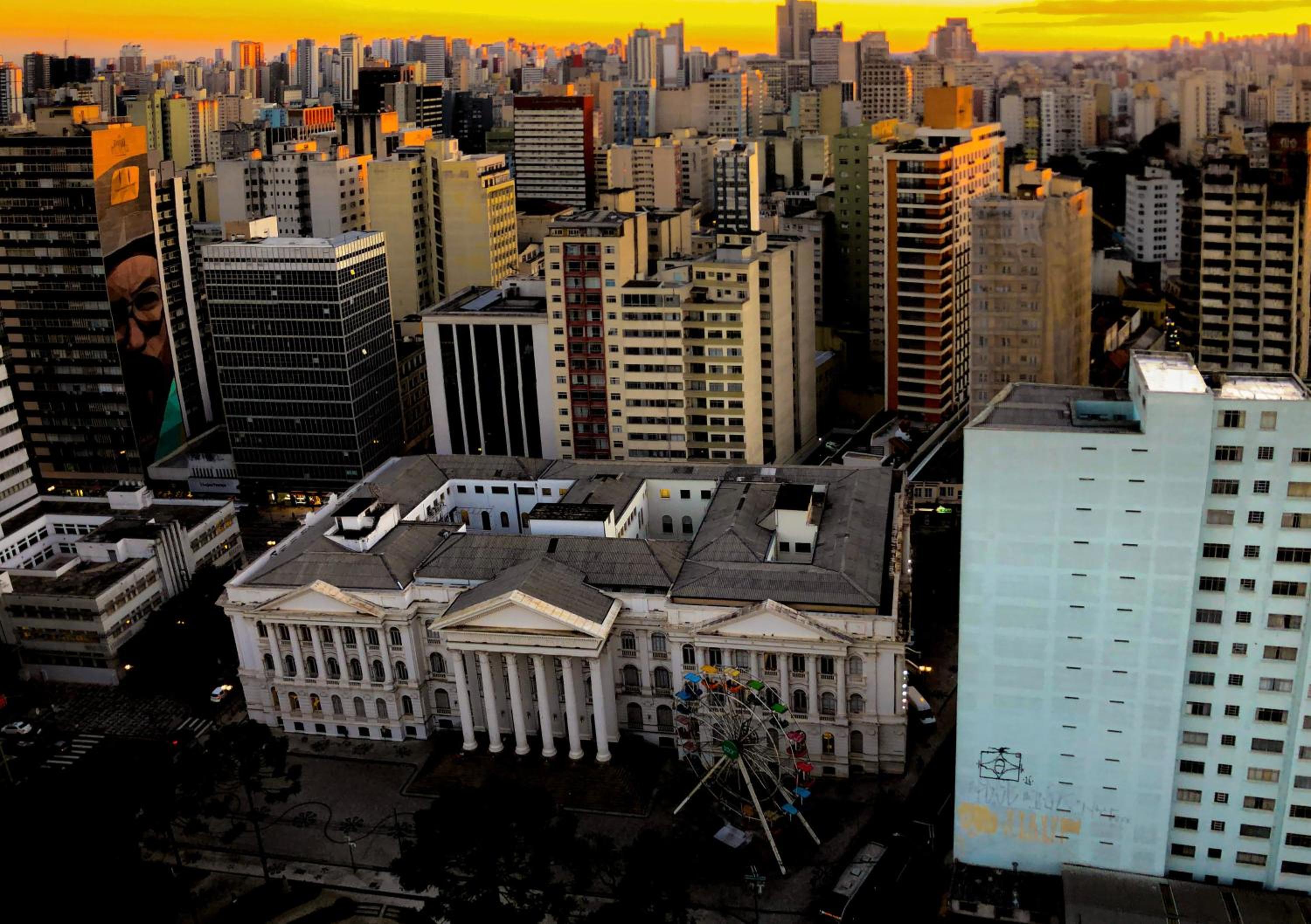 Apto central, com vista deslumbrante!