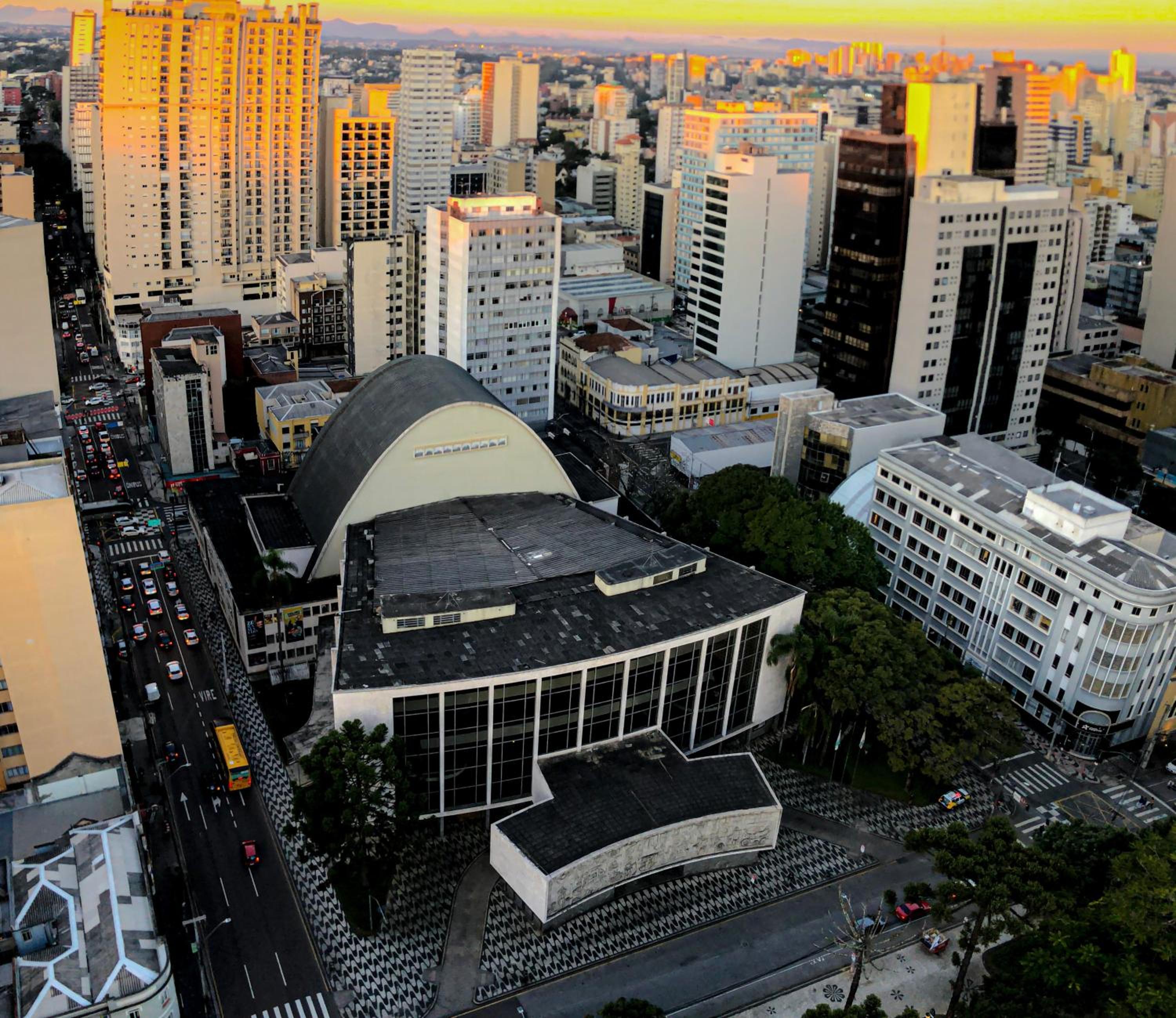 Apto central, com vista deslumbrante!