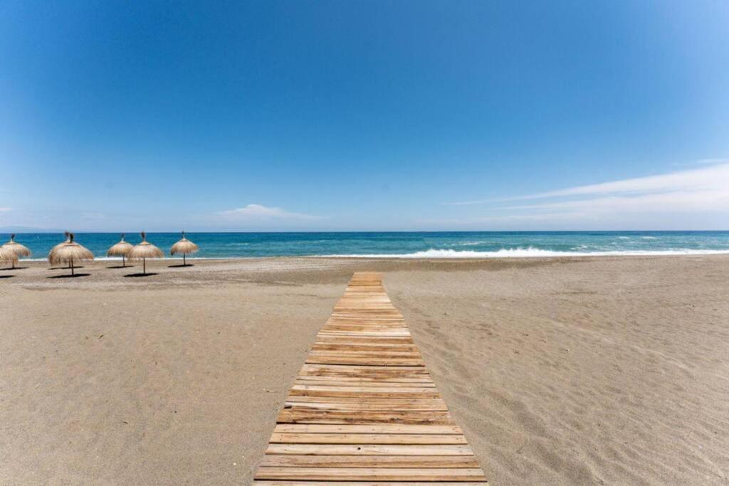 CT 240 - Beachfront Apartment -Don Juan Manilva view 4