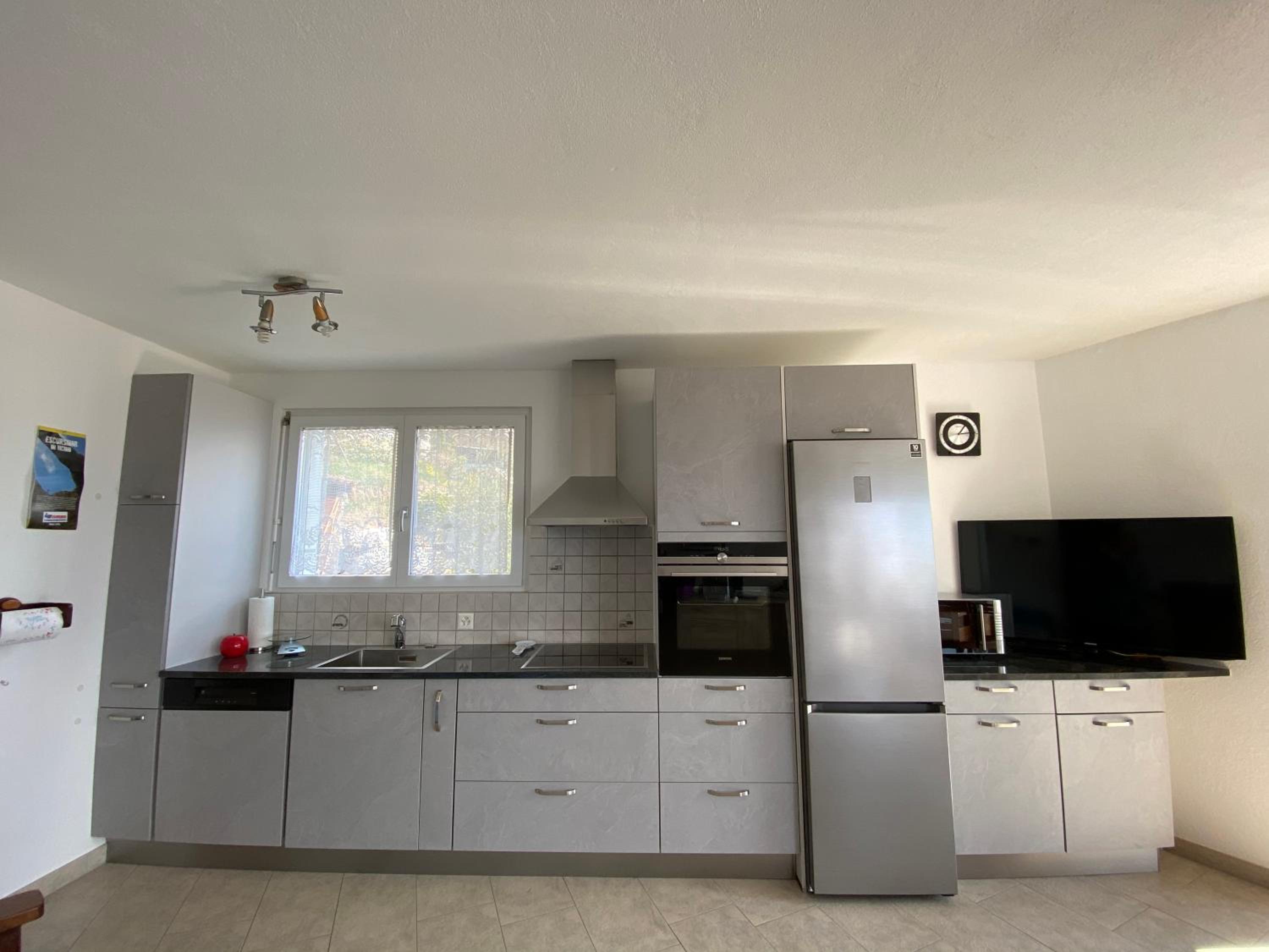 Ferienhaus Patrizia with a fantastic view of Lake Maggiore and the pool