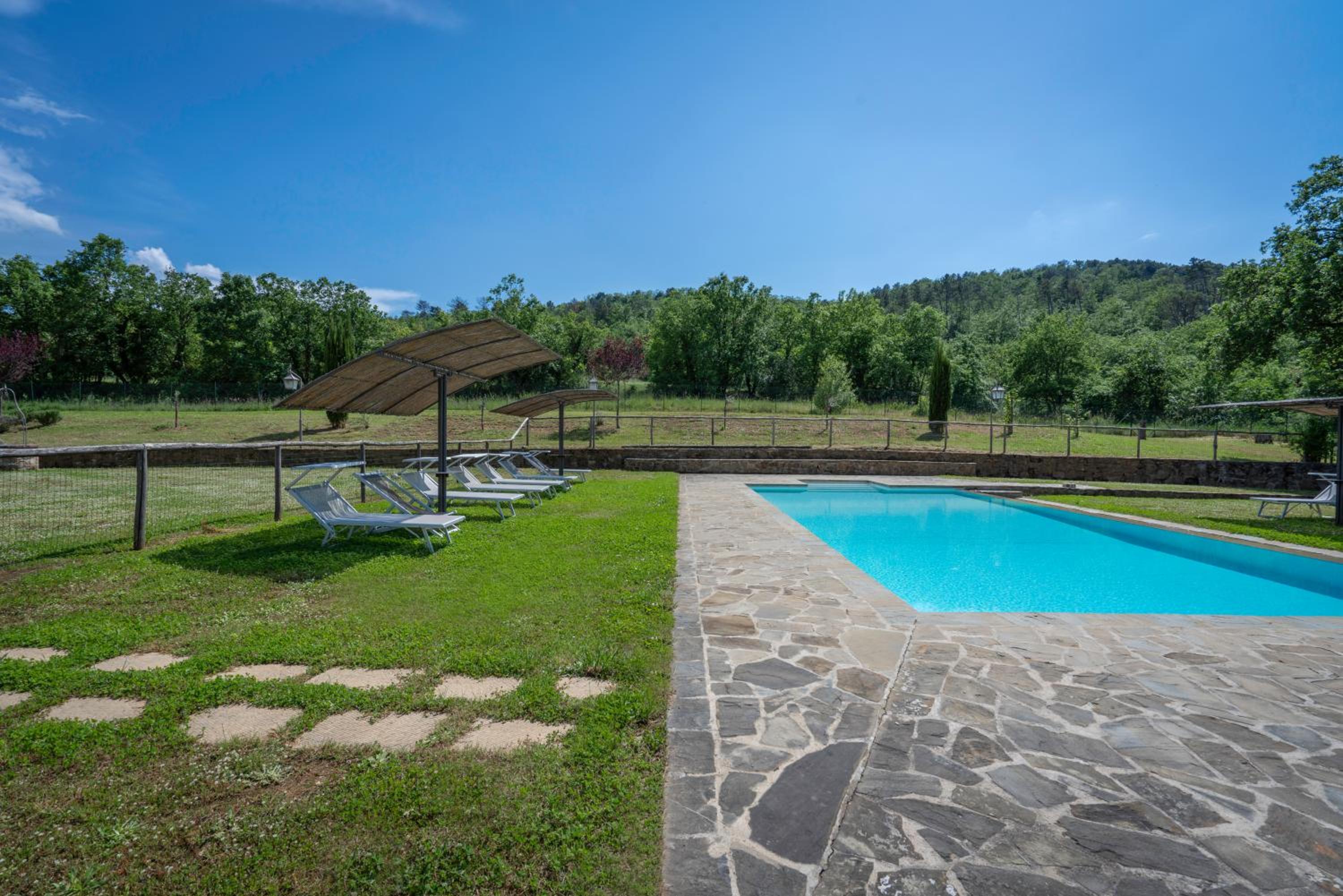 Leopolda in Selvarella pool and Wi-Fi view 5