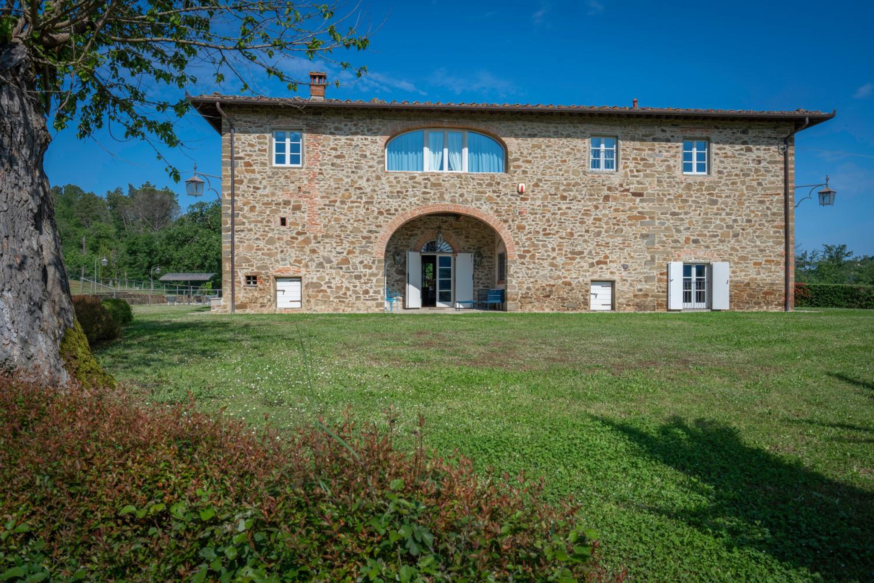 Leopolda in Selvarella pool and Wi-Fi view 4