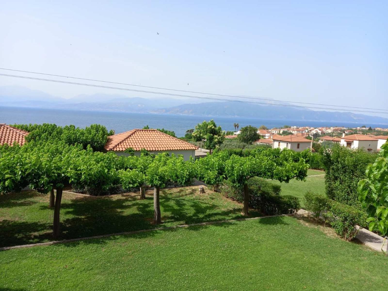 Verde e Mare apartments-Marathias view 3