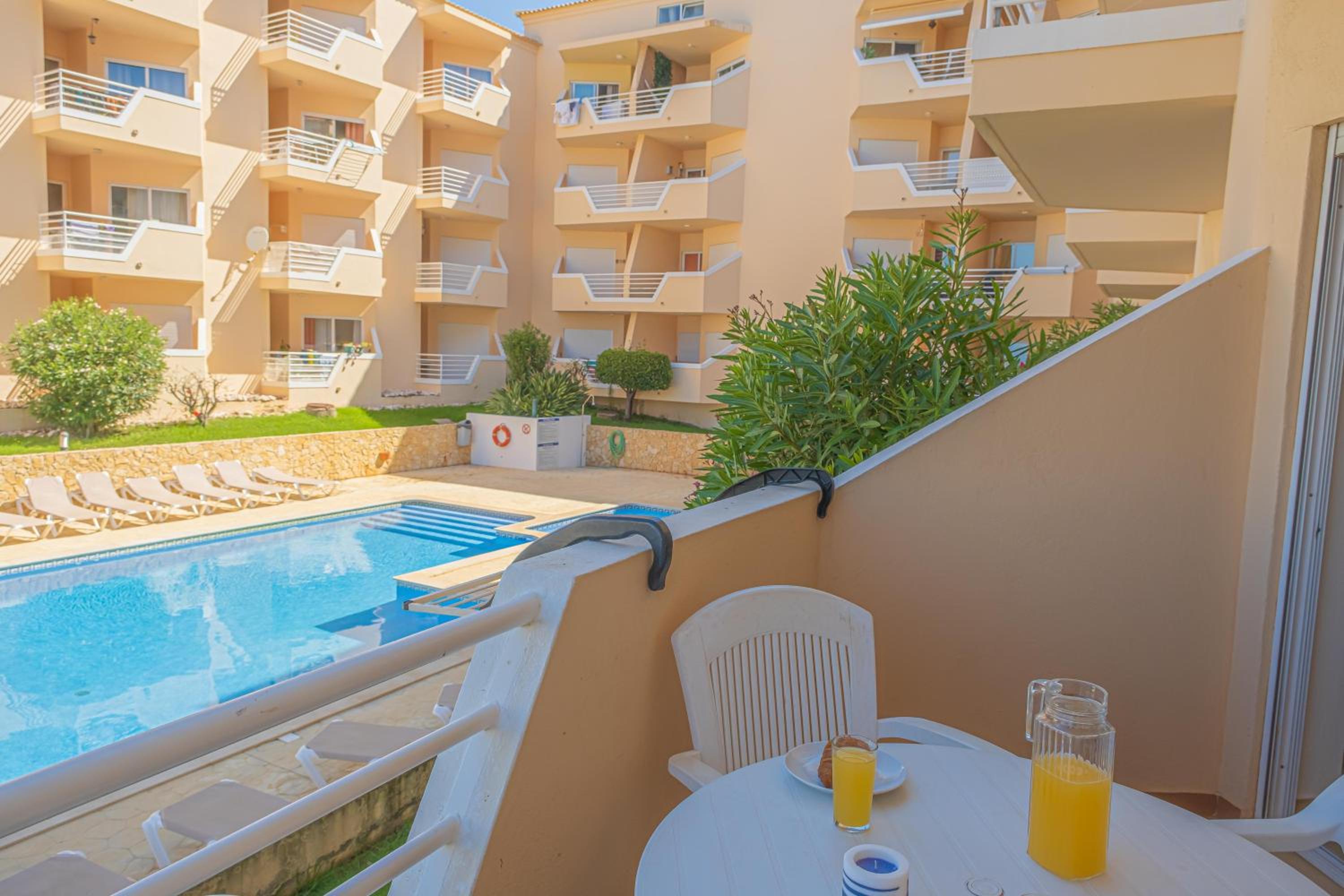 Quinta da Amoreira by the Pool one view 2