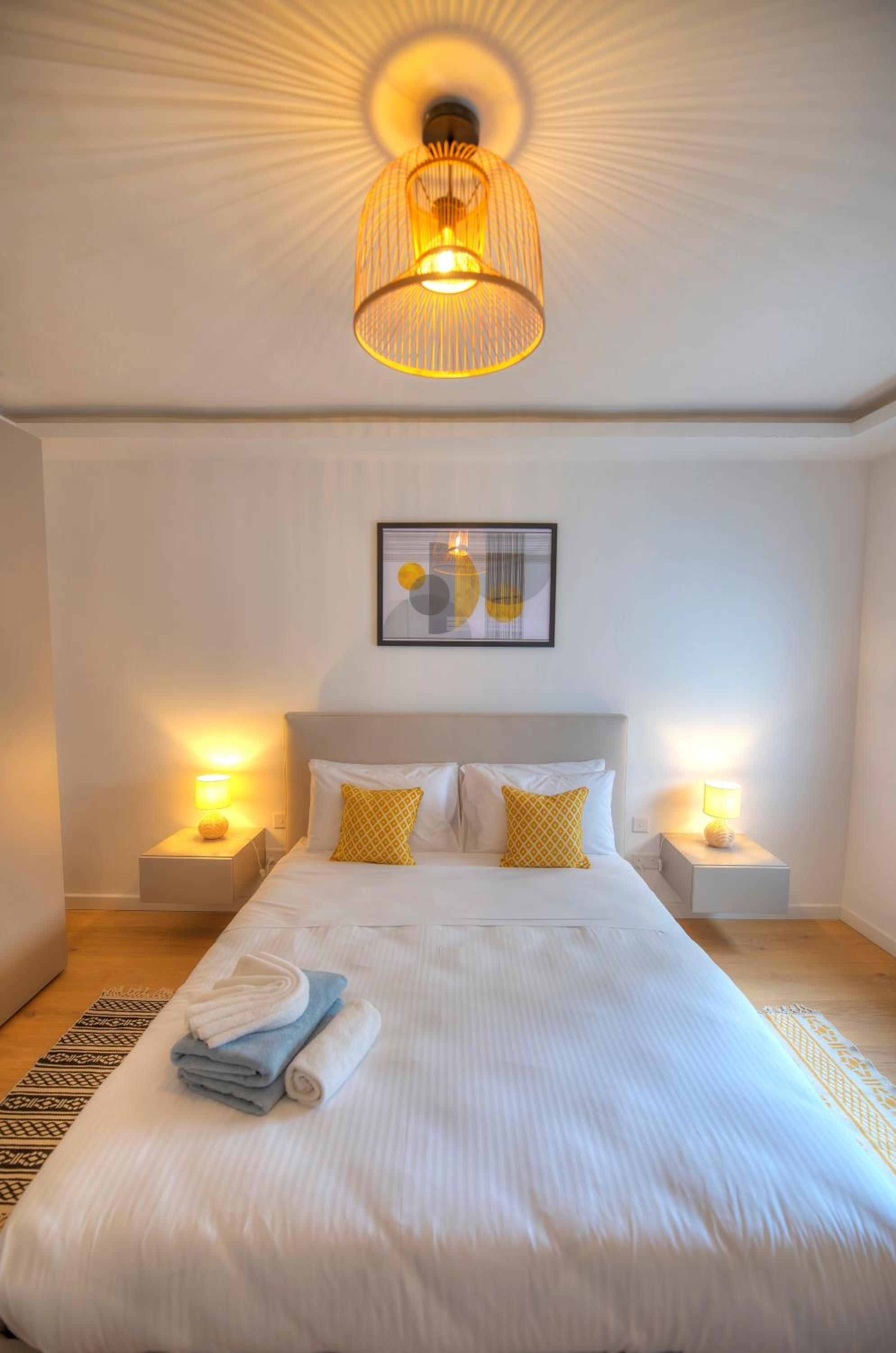 Large & beautifully furnished 2 bedrooms ABON1-1 view 2