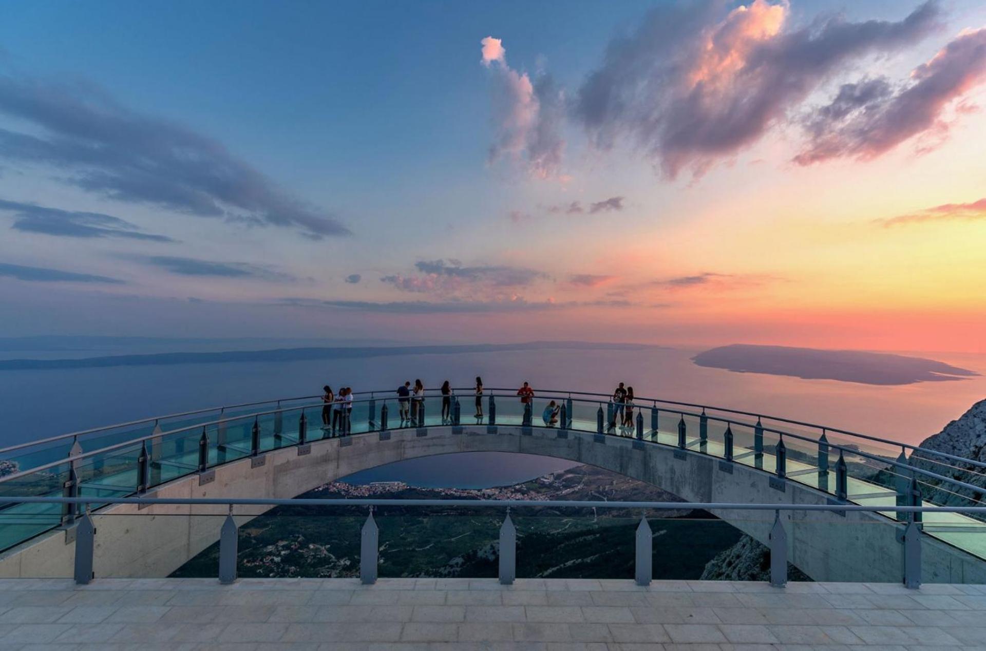 Luce Mala view 3