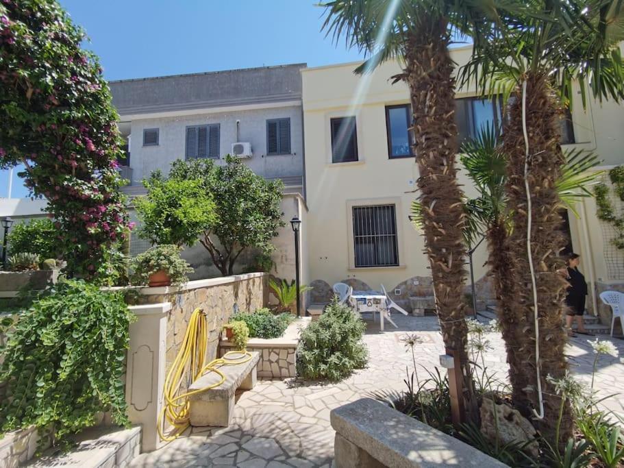 Bouganville, casa sul giardino vicino Otranto