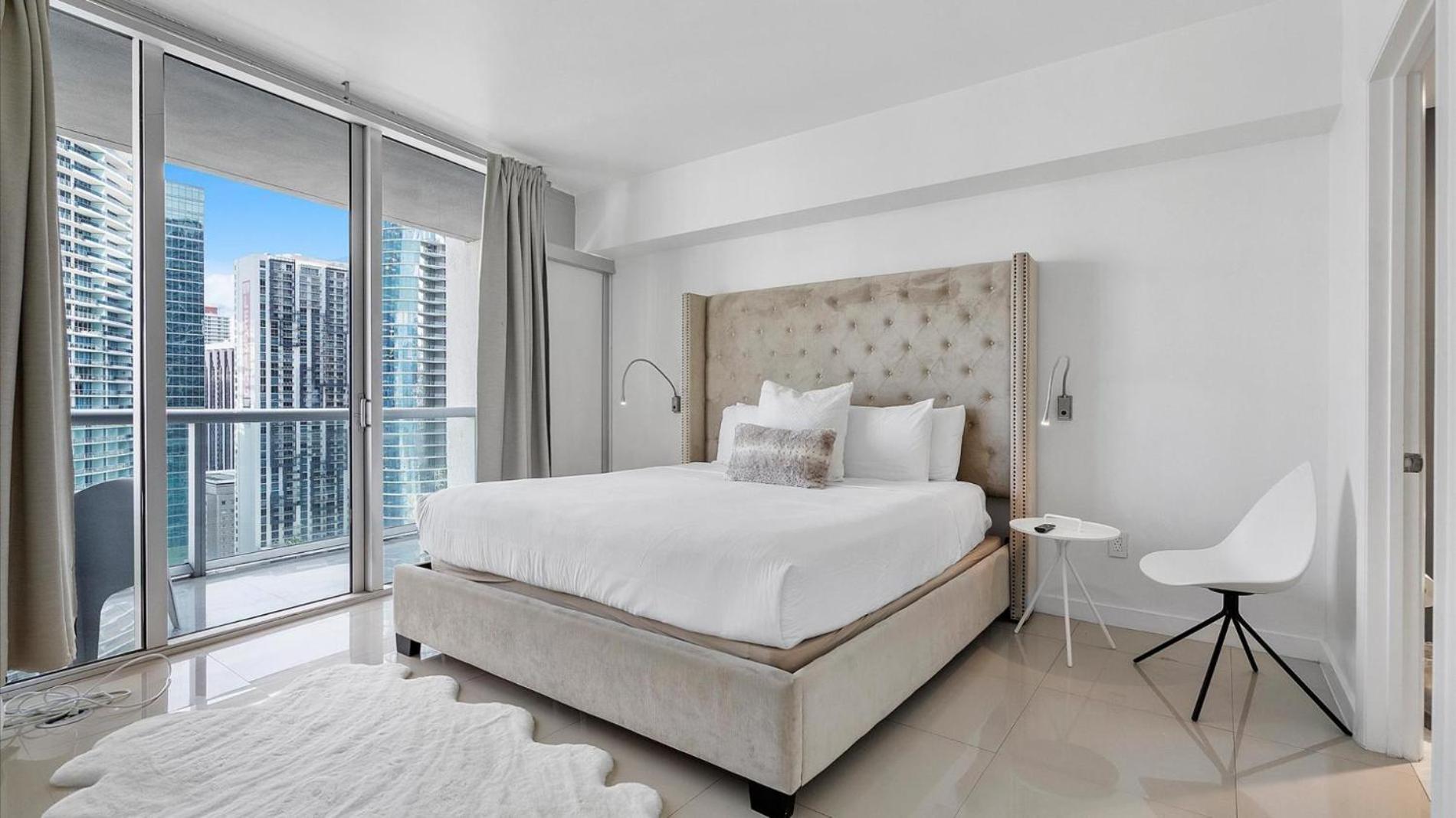 Icon Brickell Stay, Pool, Spa, Views, Restaurants